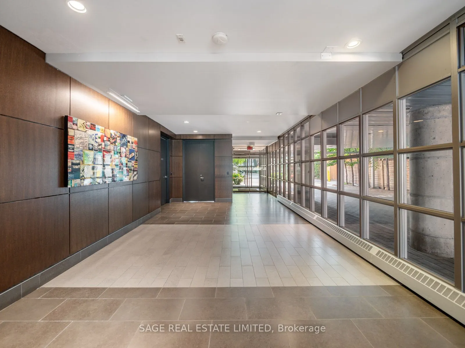 19 Brant Street W, #101