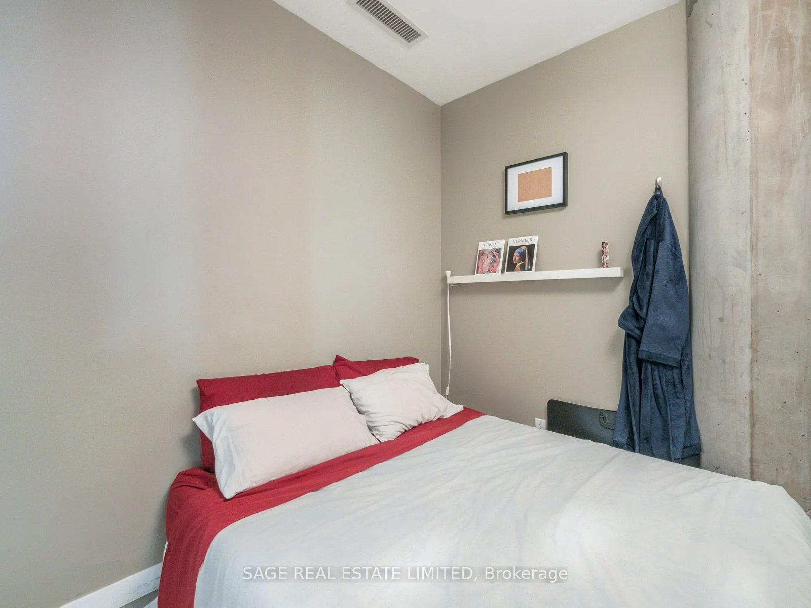 19 Brant Street W, #101
