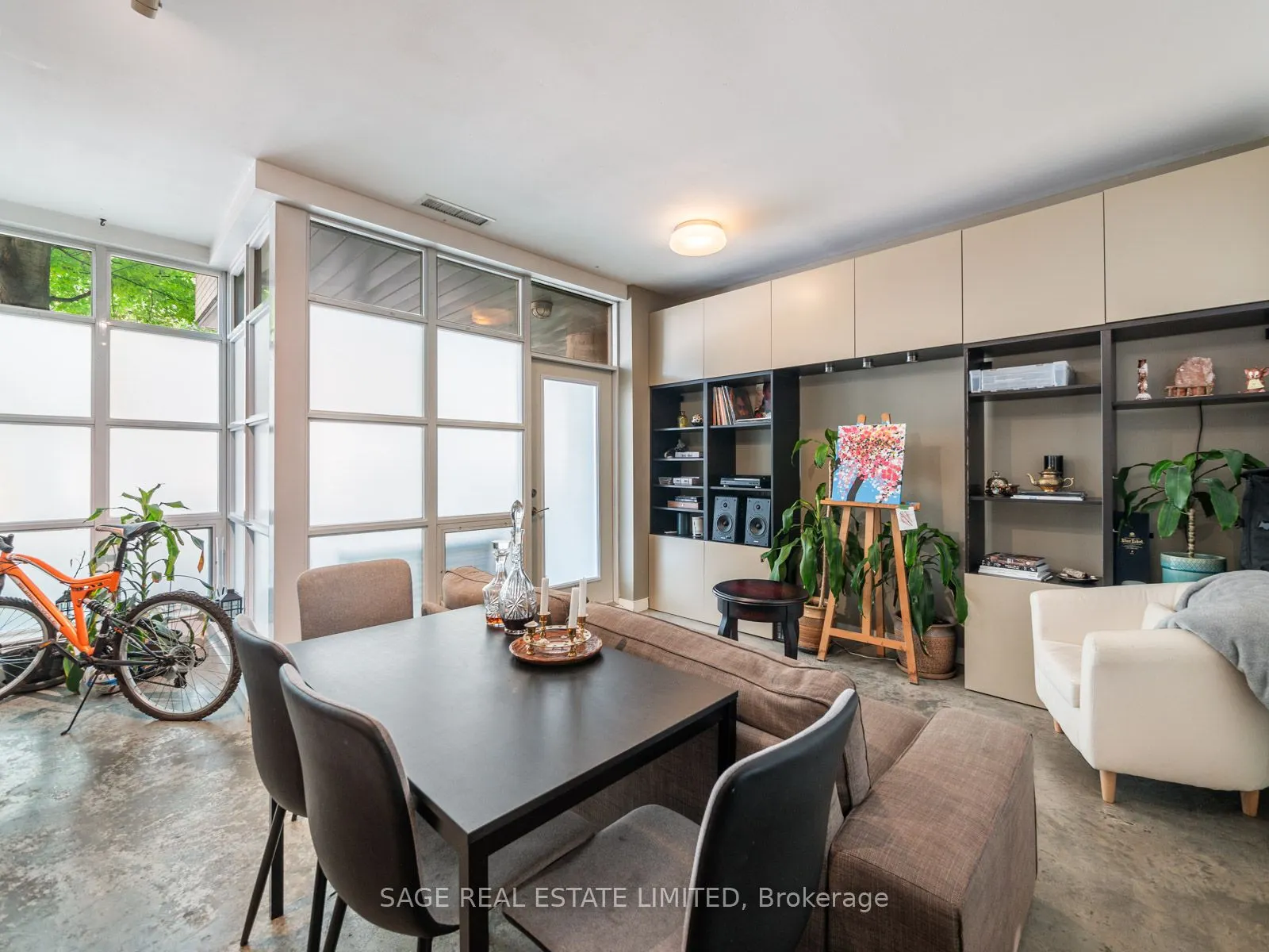 19 Brant Street W, #101