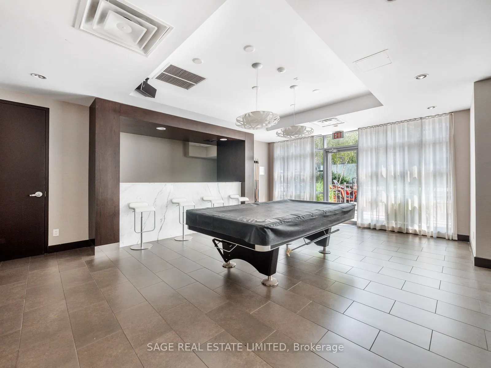19 Brant Street W, #101