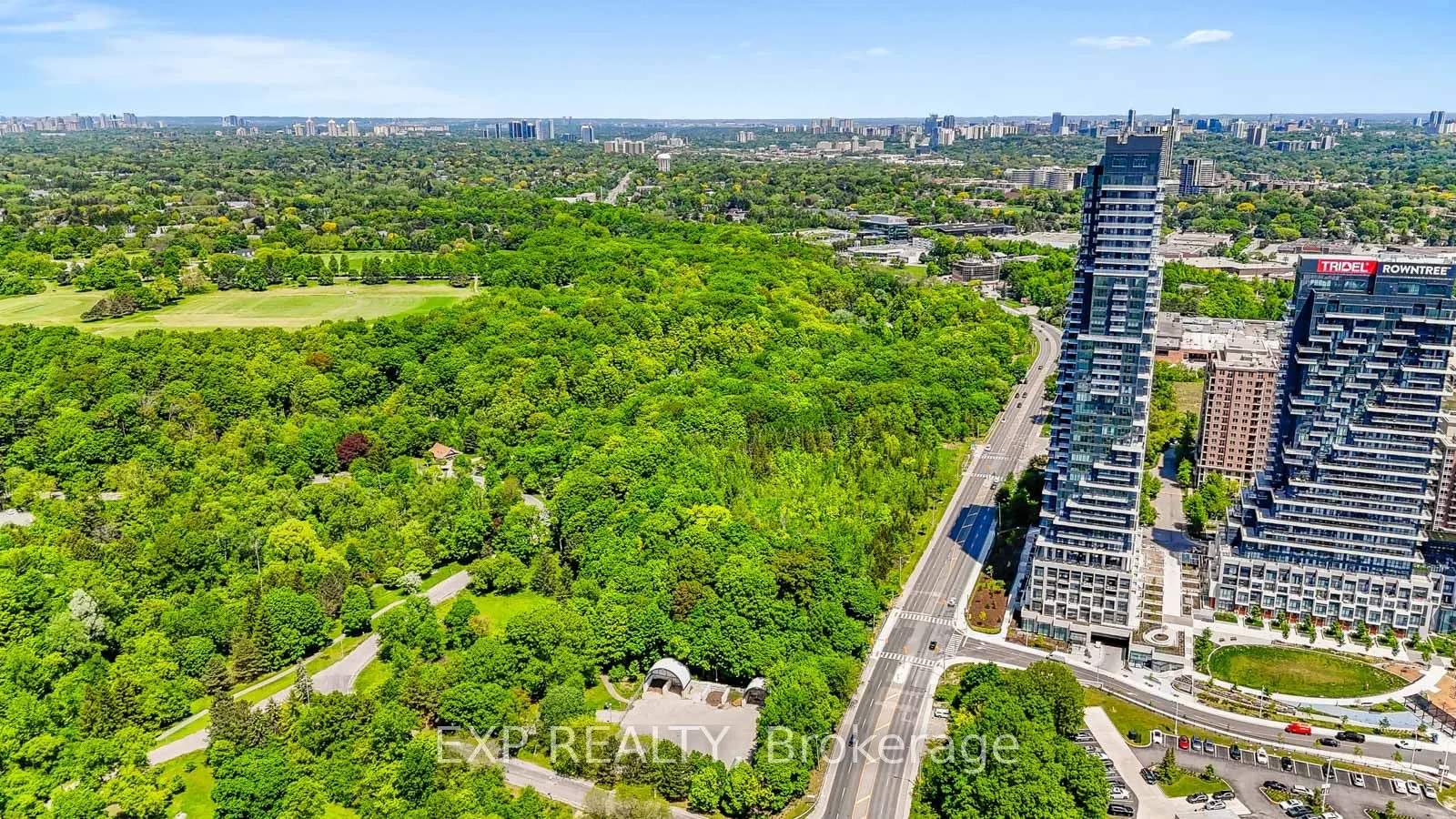 10 Inn On The Park Drive, #2404
