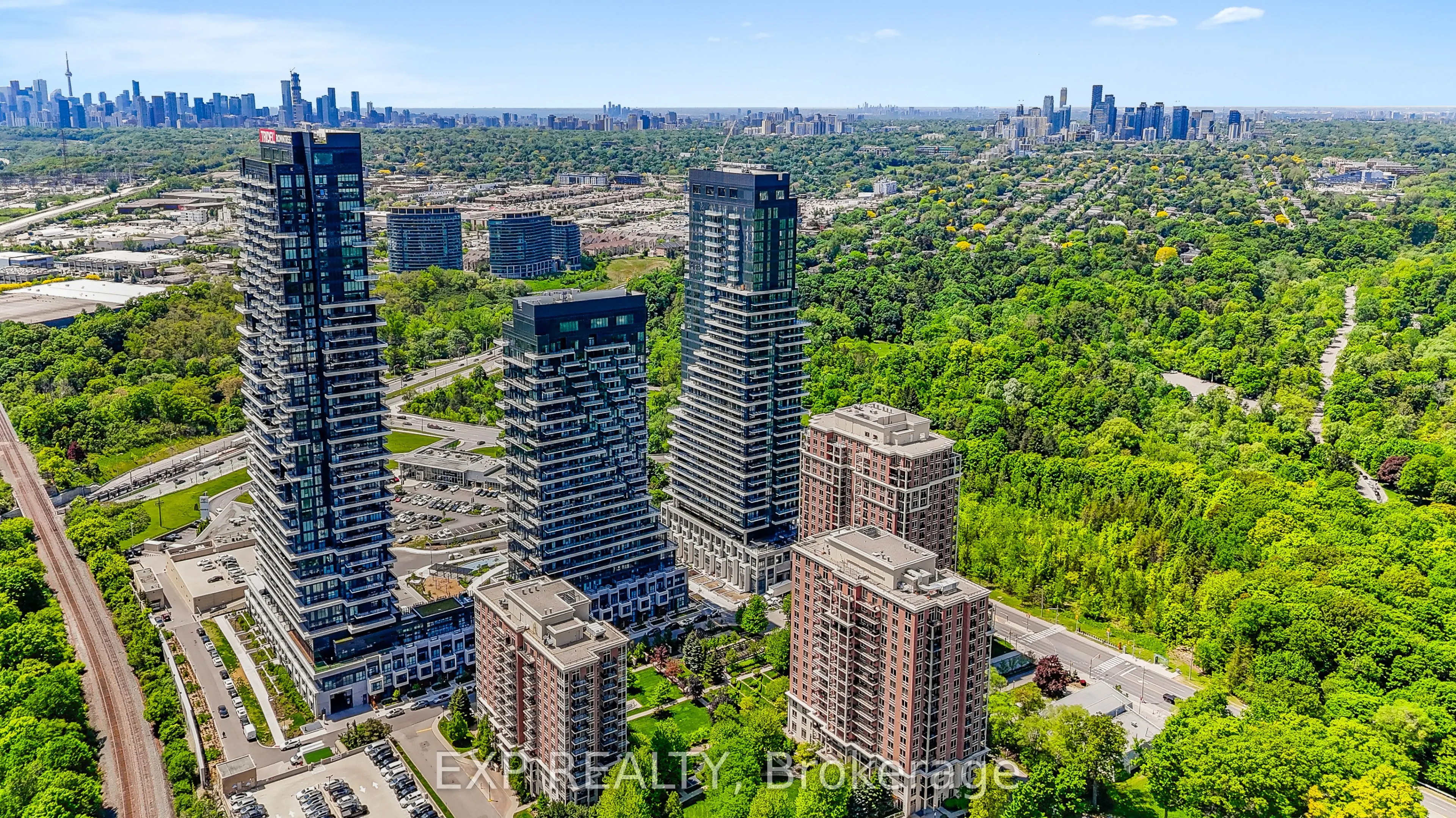 10 Inn On The Park Drive, #2404