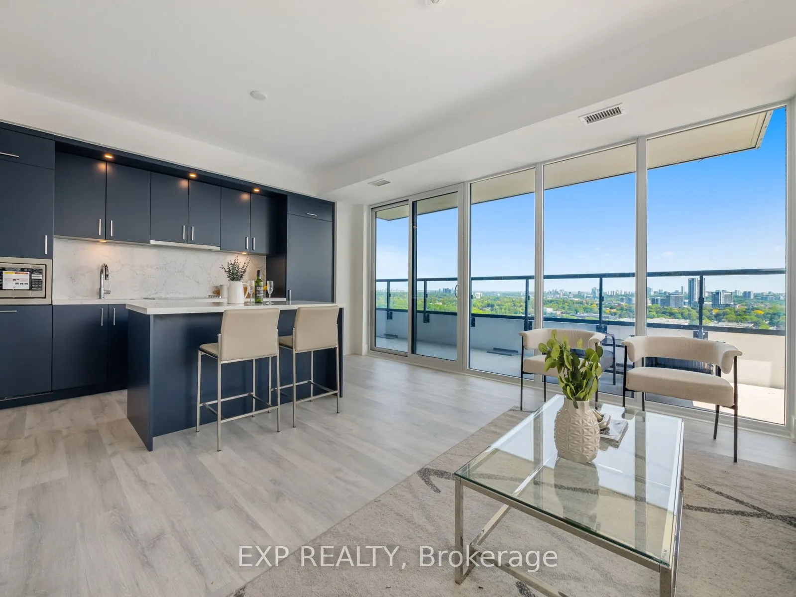 10 Inn On The Park Drive, #2404