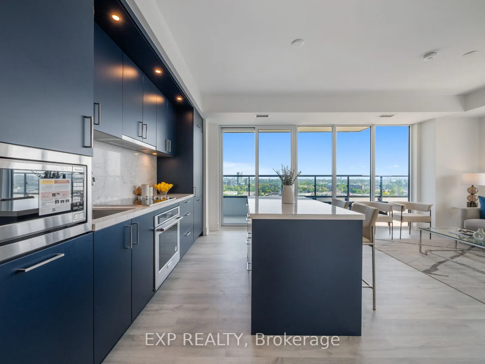 10 Inn On The Park Drive, #2404