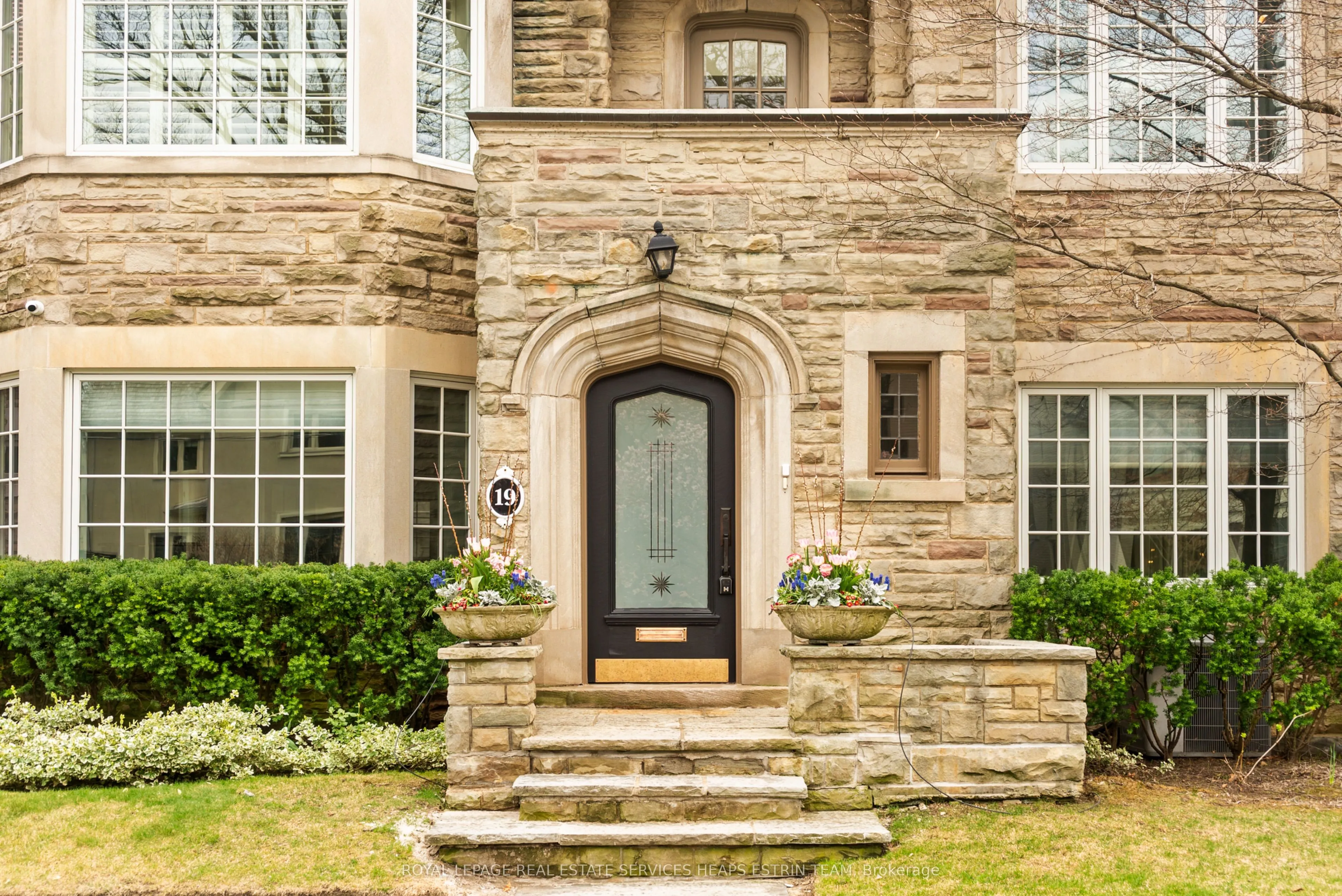 19 Whitney Avenue