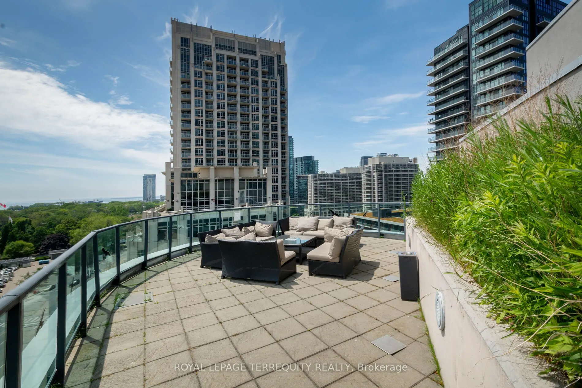 600 Fleet Street, #2211