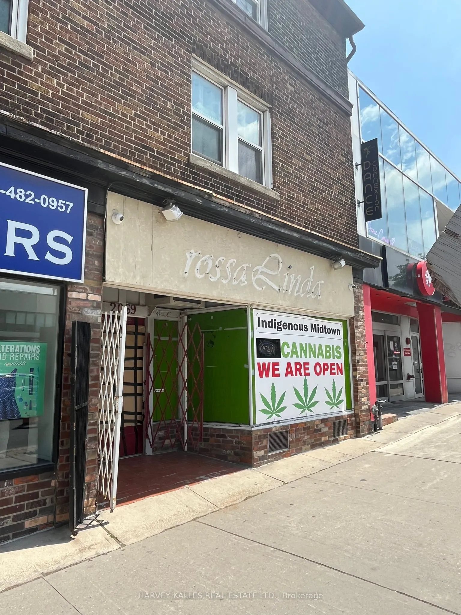 2069 Yonge Street