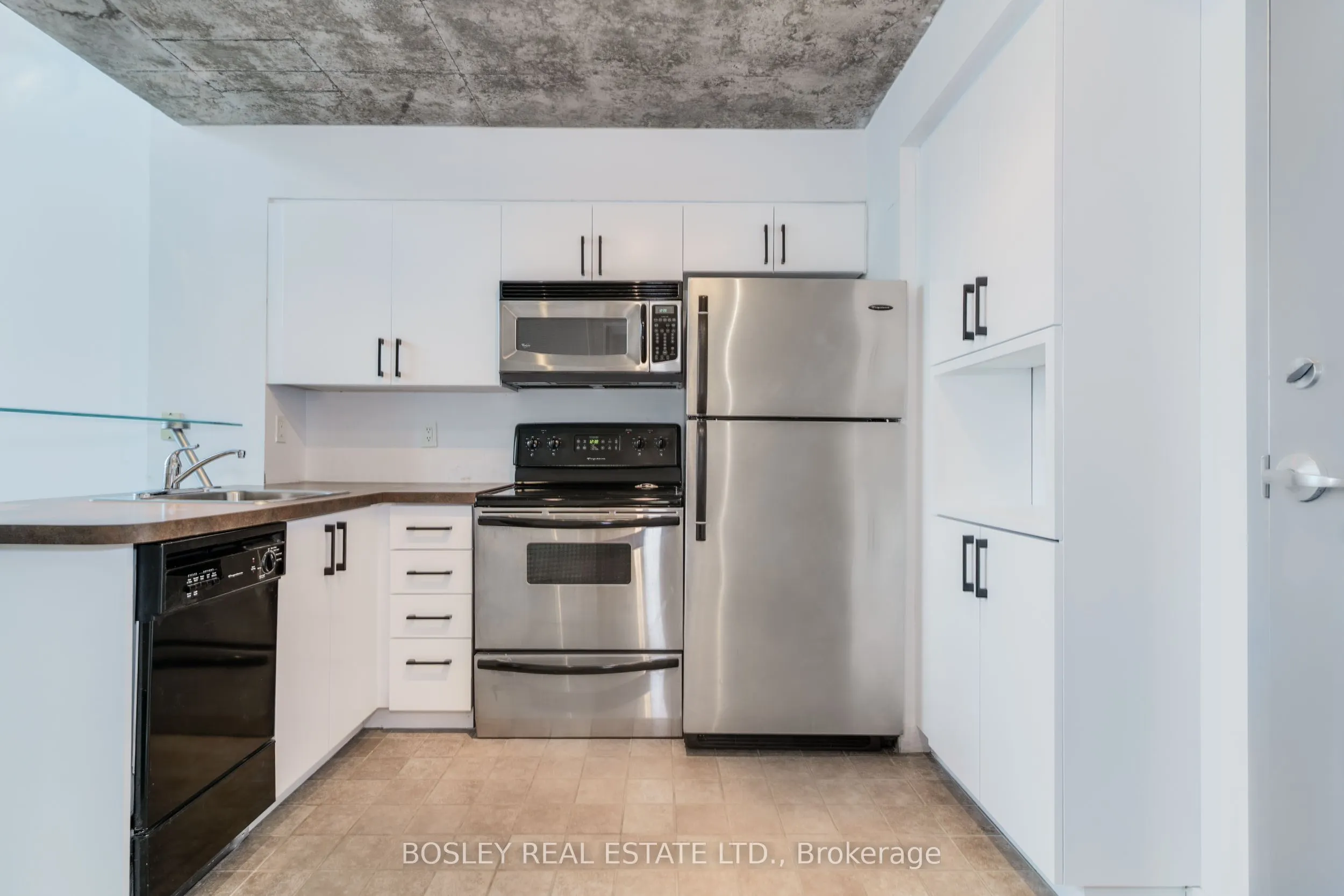 255 Richmond Street E, #818