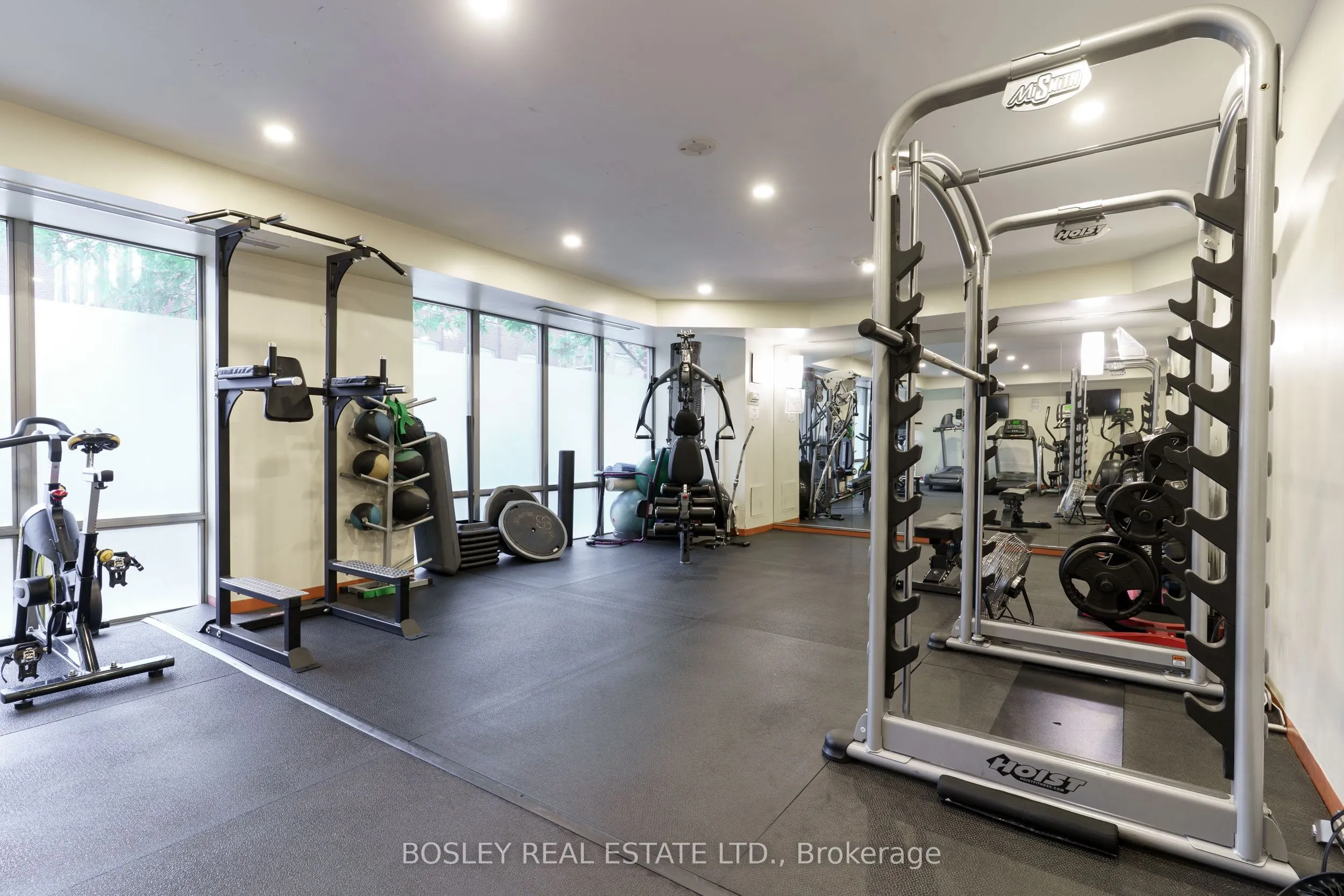 255 Richmond Street E, #818