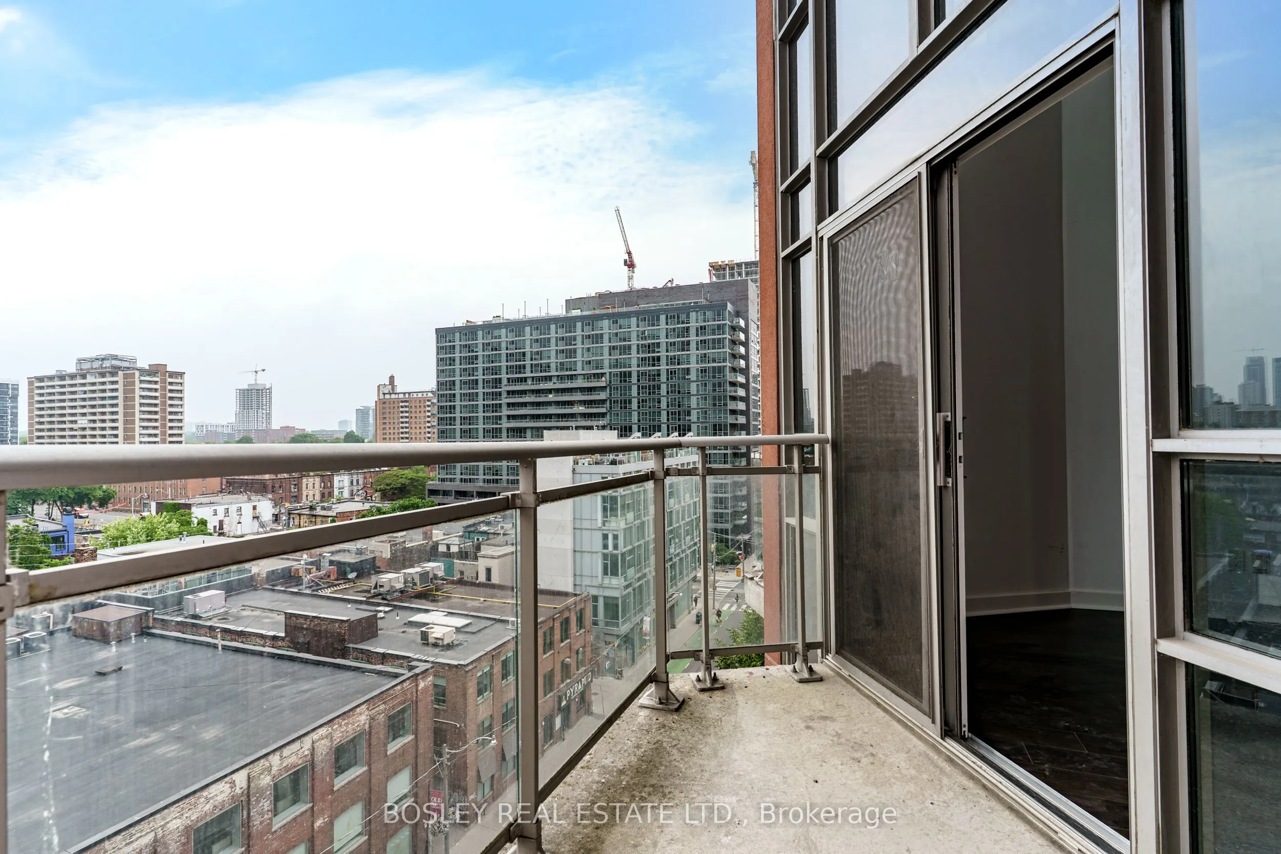 255 Richmond Street E, #818