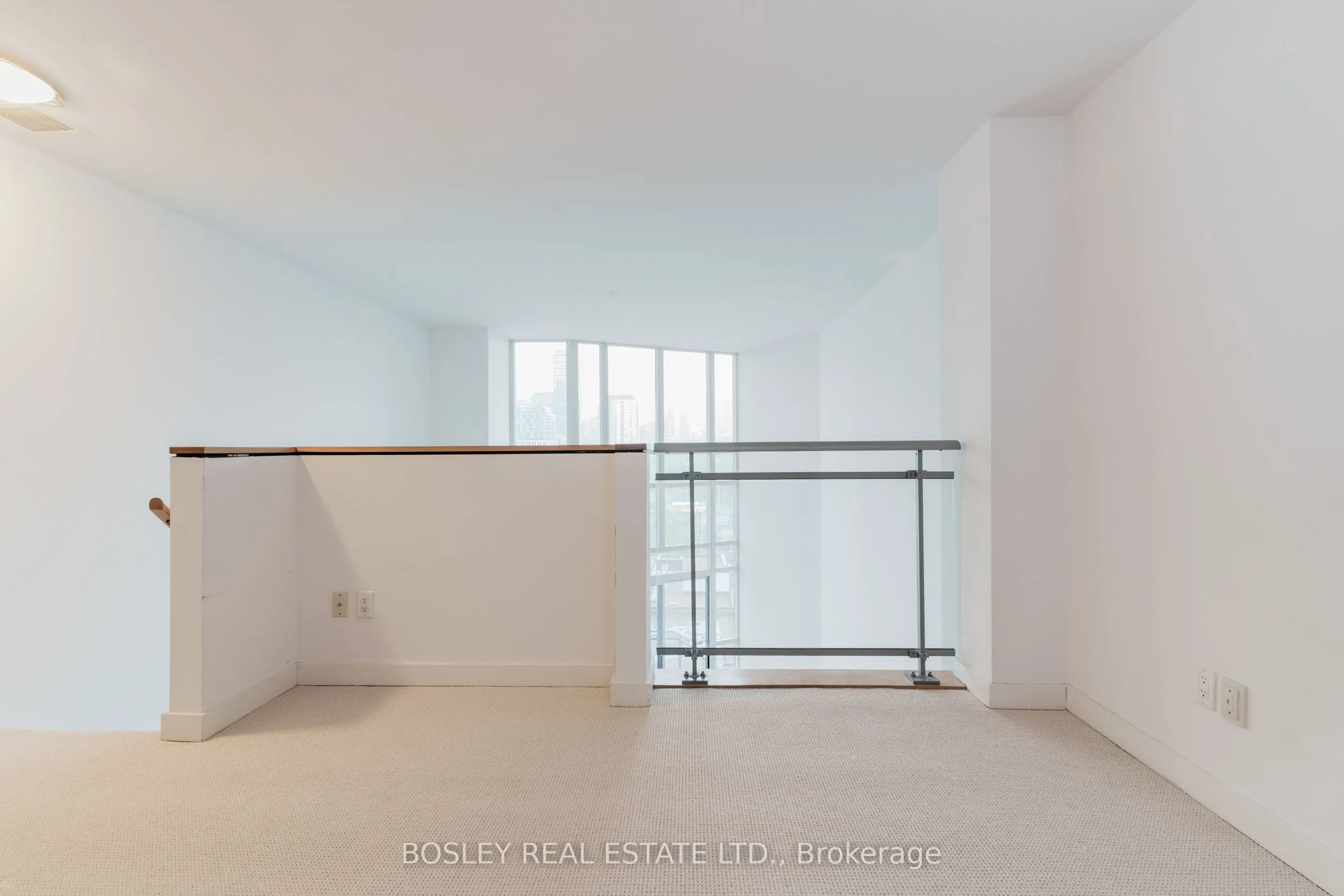 255 Richmond Street E, #818