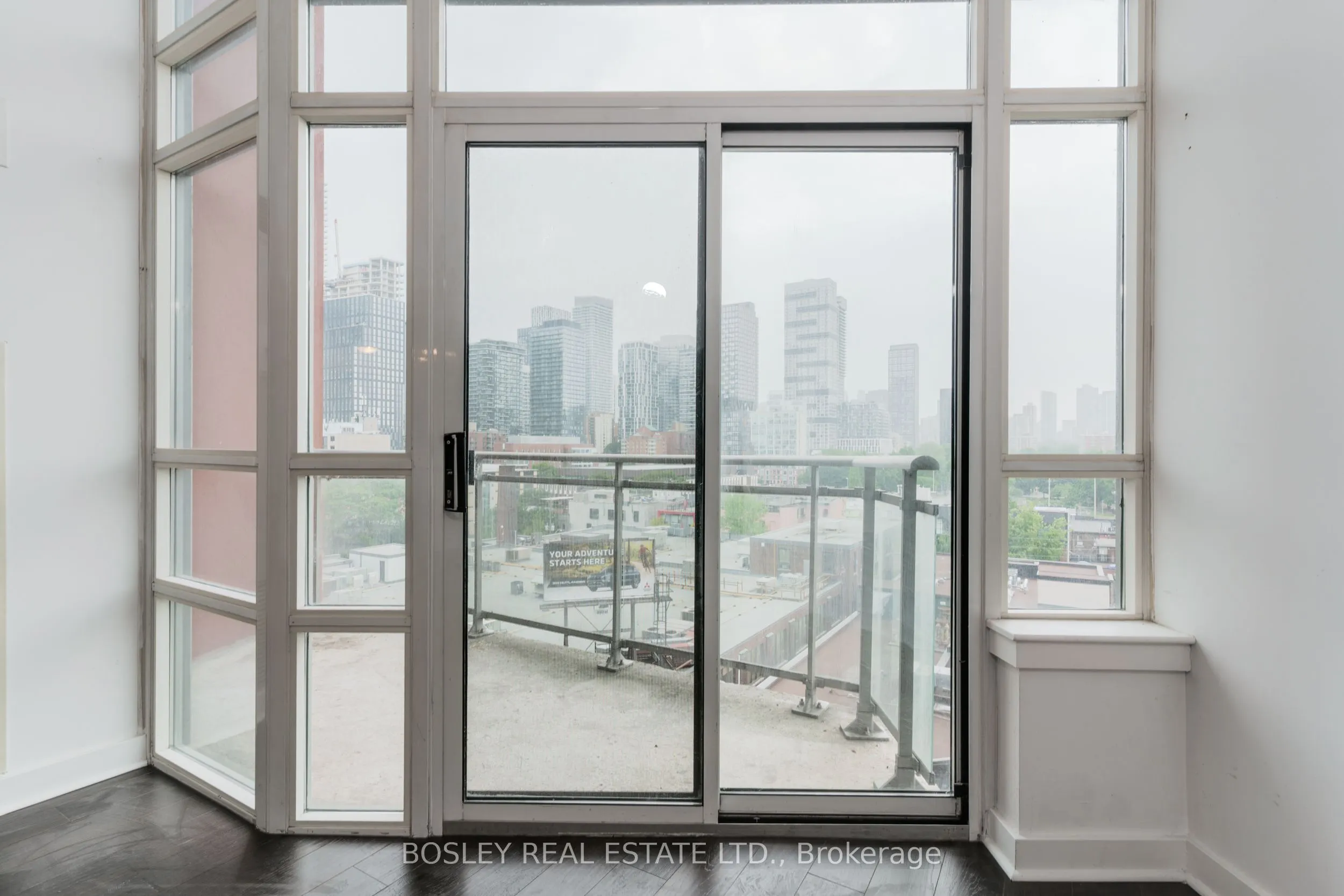 255 Richmond Street E, #818