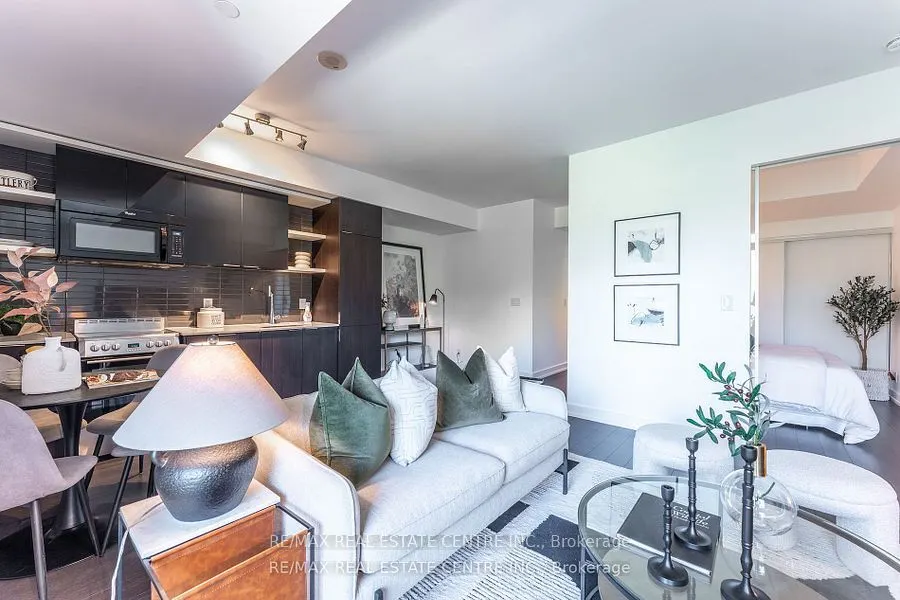 6 Parkwood Avenue, #419