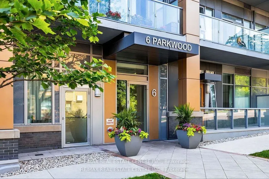 6 Parkwood Avenue, #419