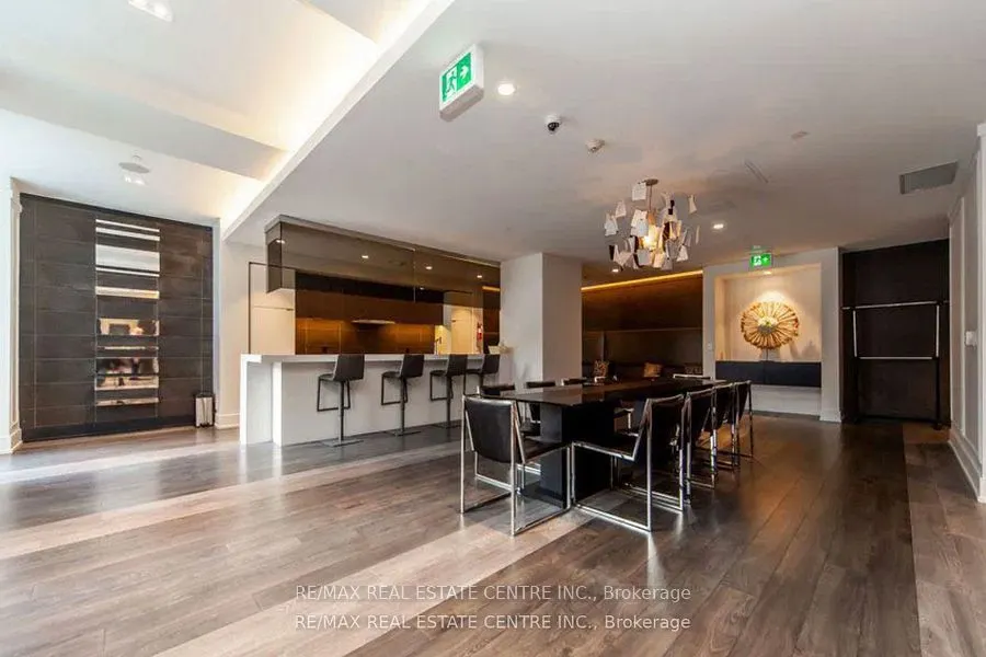6 Parkwood Avenue, #419