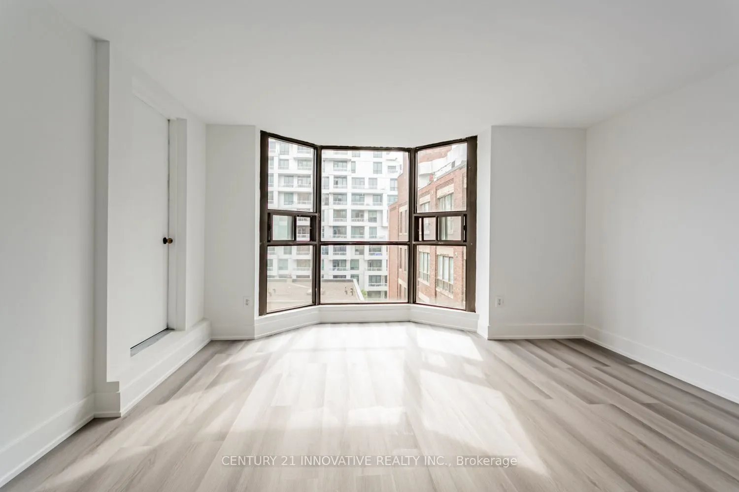 188 Spadina Avenue, #604