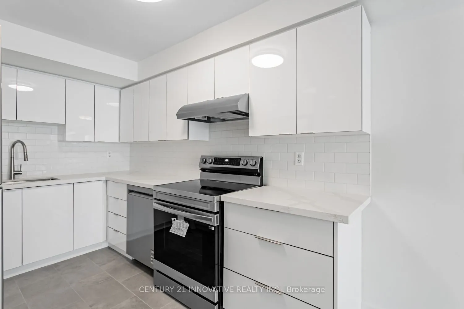 188 Spadina Avenue, #604