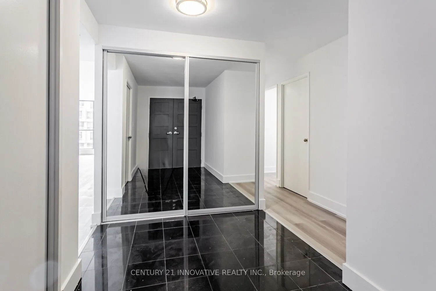 188 Spadina Avenue, #604