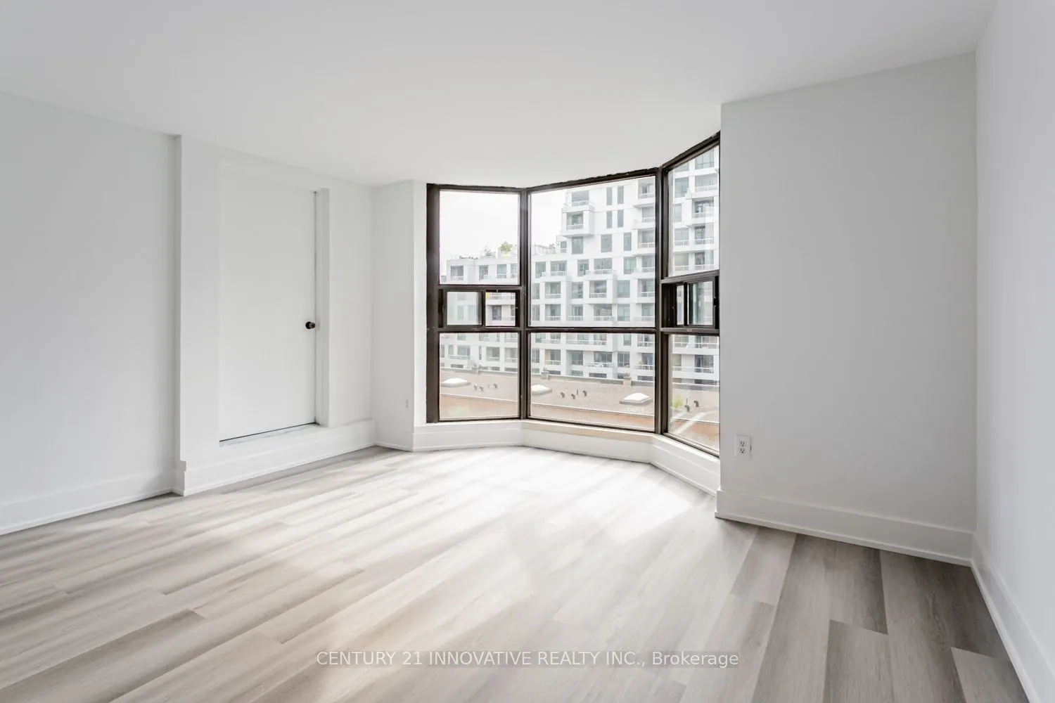 188 Spadina Avenue, #604