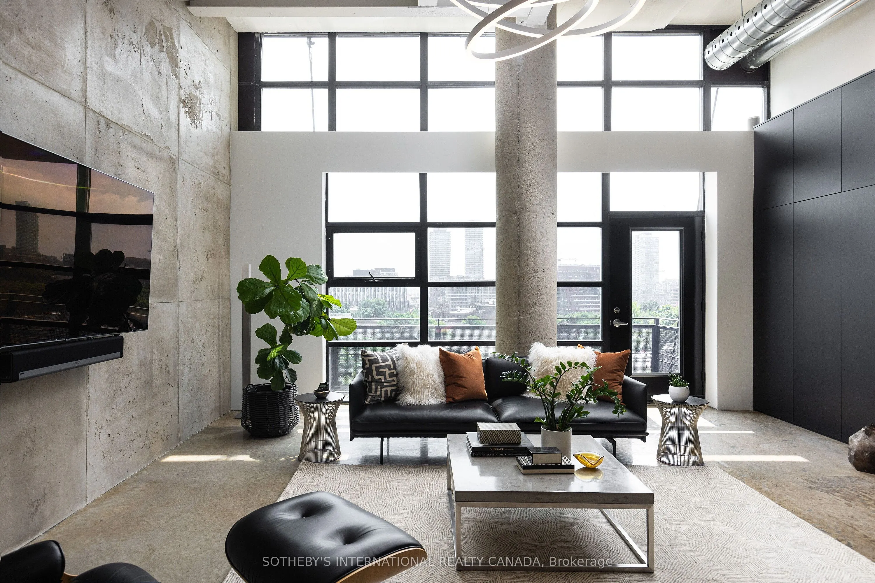 90 Sumach Street, #702