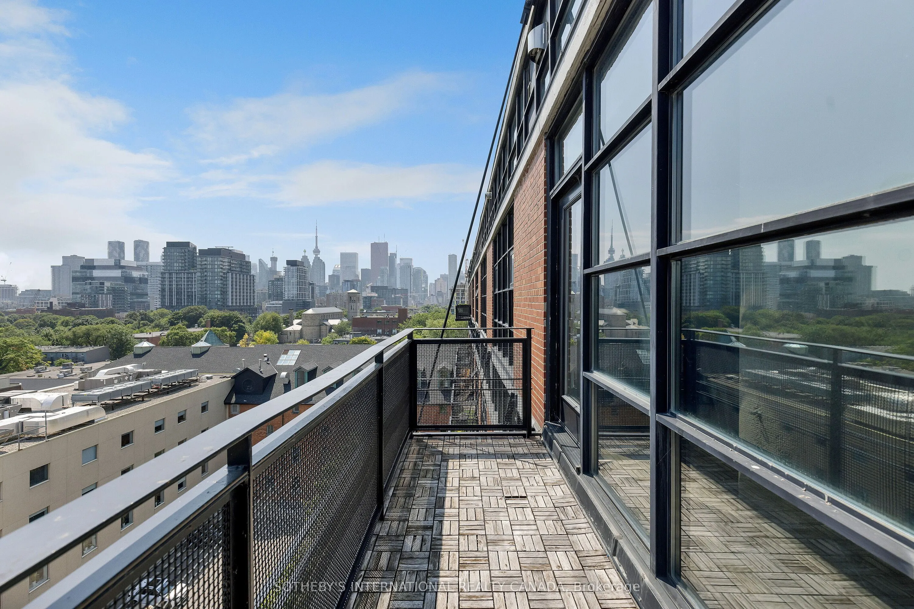 90 Sumach Street, #702