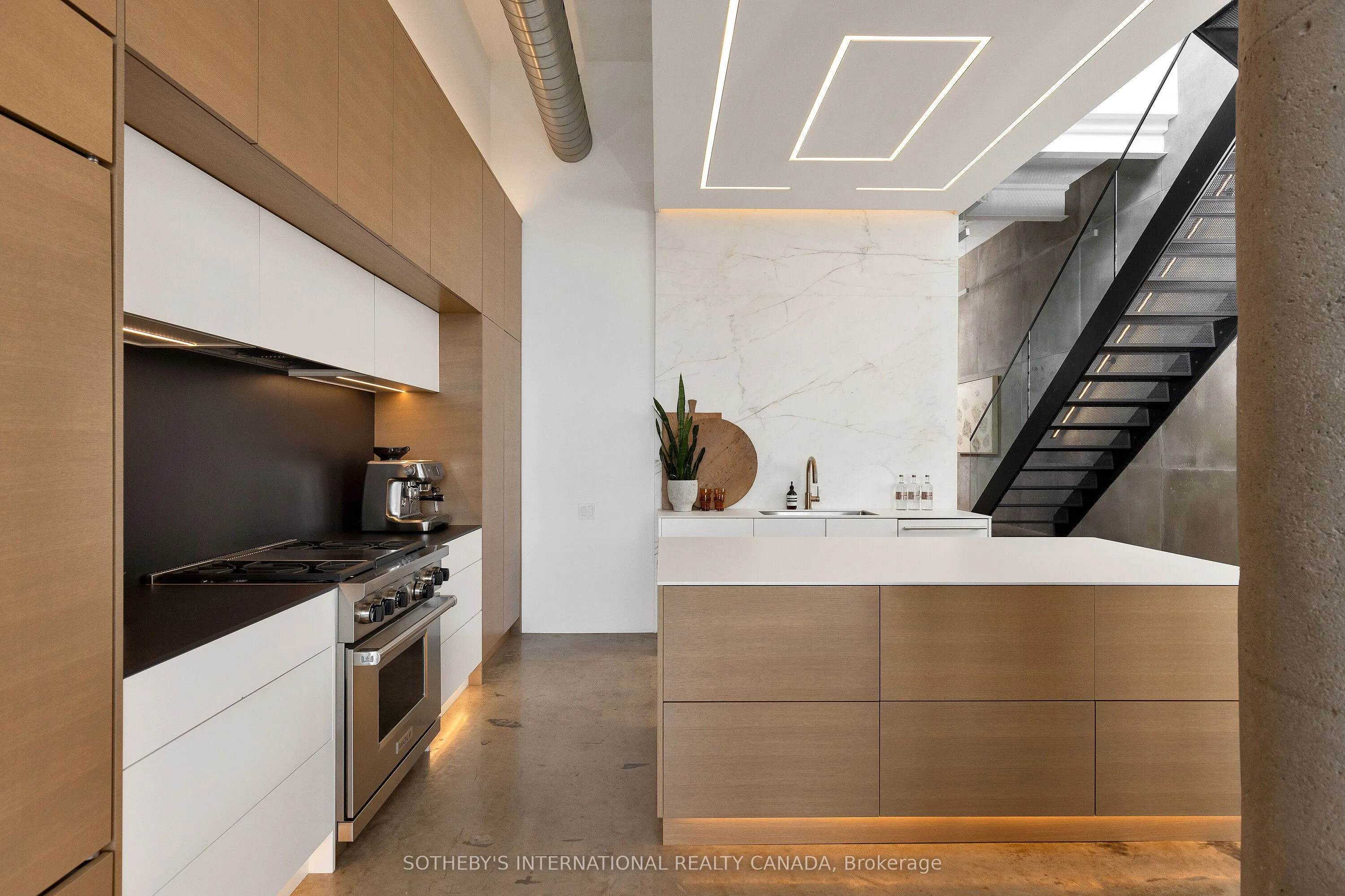 90 Sumach Street, #702