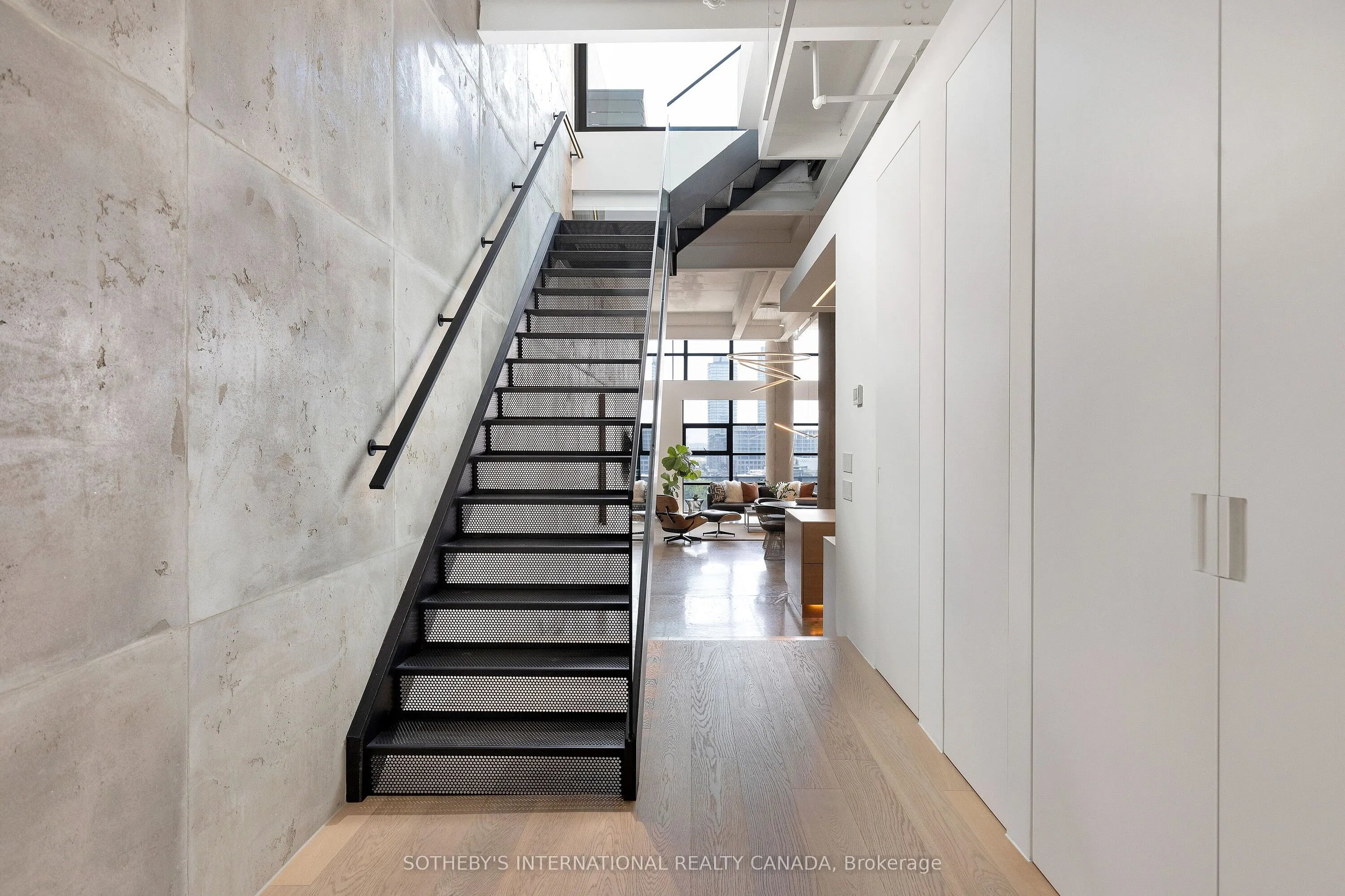 90 Sumach Street, #702