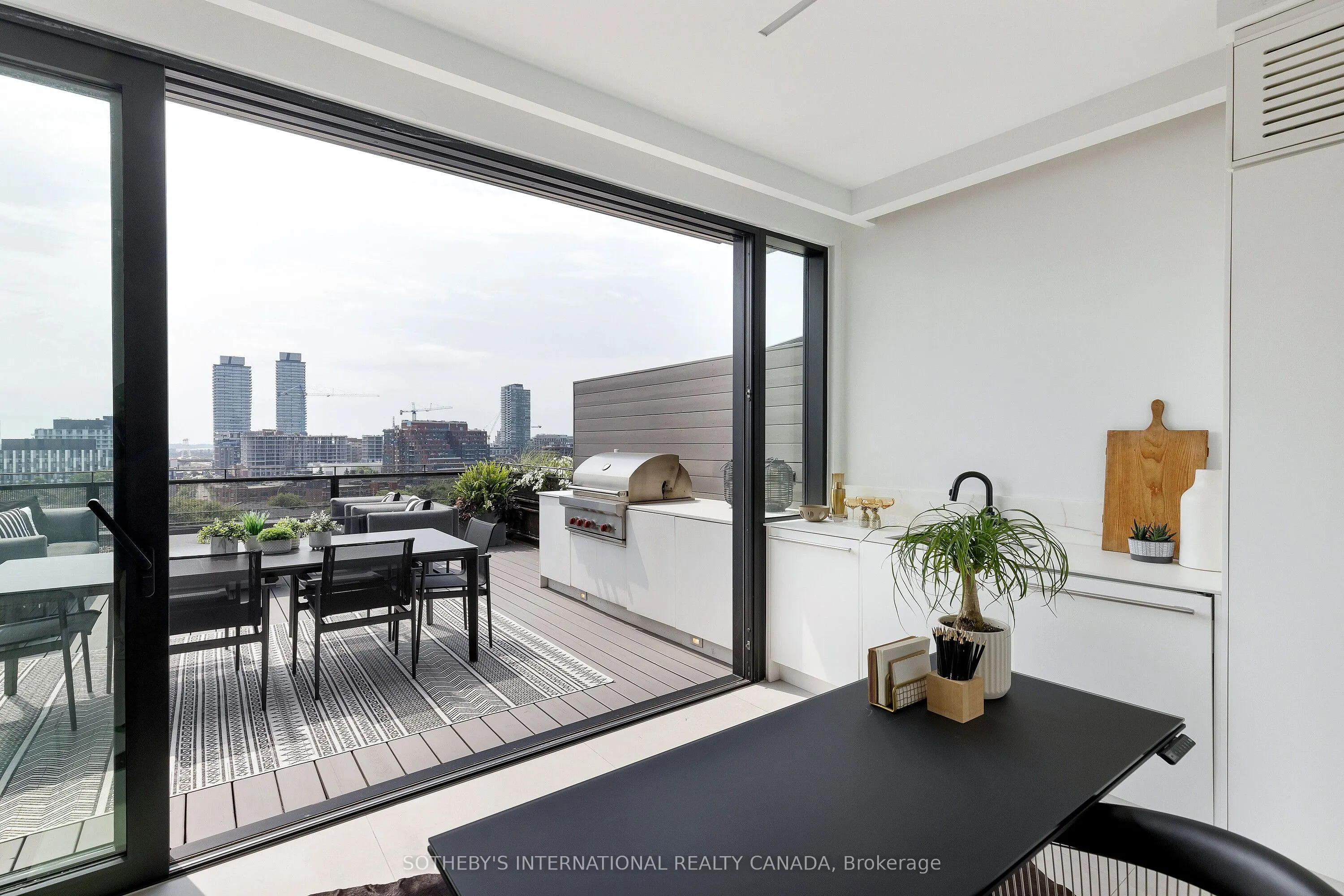 90 Sumach Street, #702