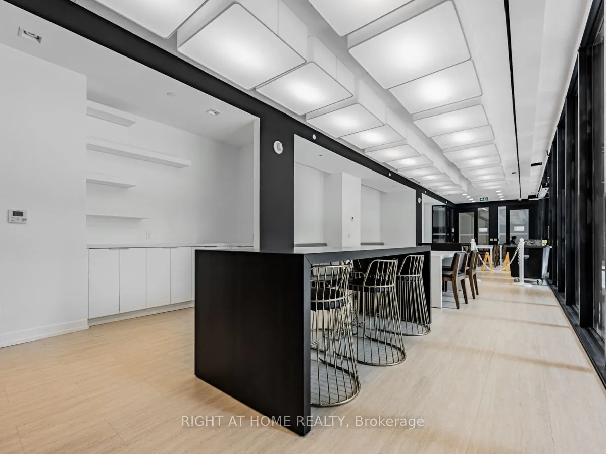 85 Wood Street, #1615