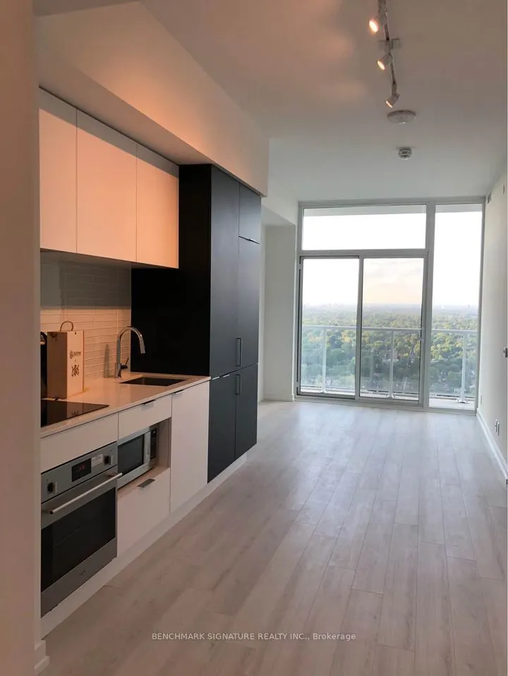 33 Helendale Avenue, #2613