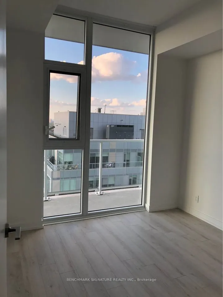 33 Helendale Avenue, #2613