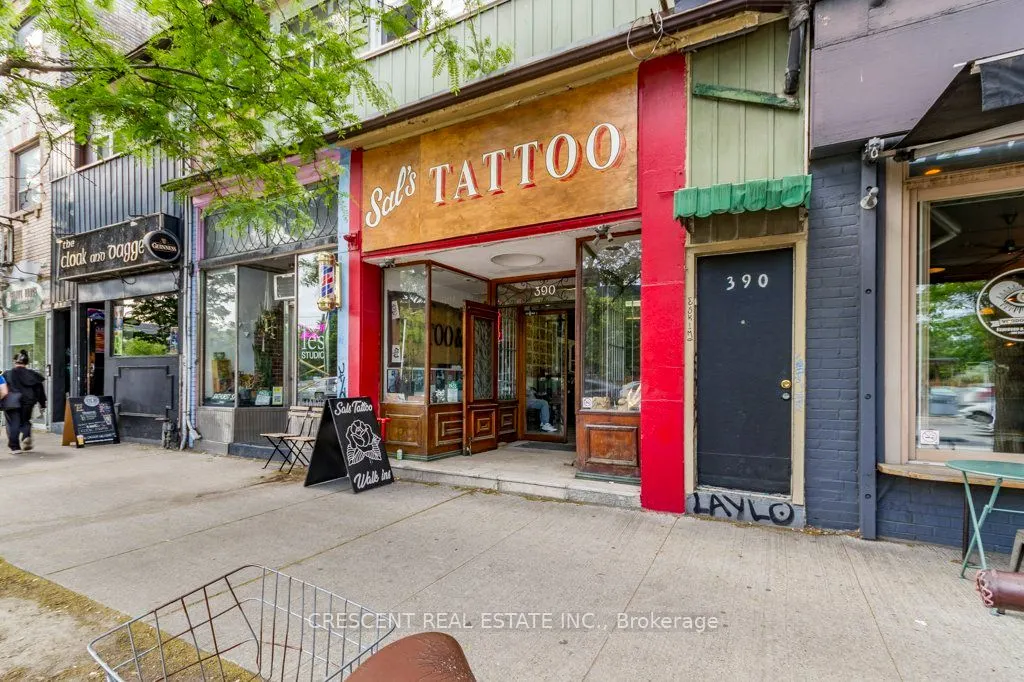 390 College Street, #1