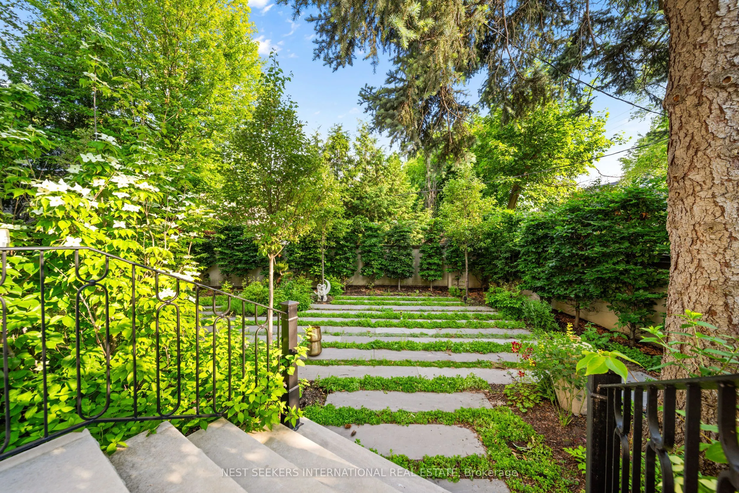 100 Ardwold Gate