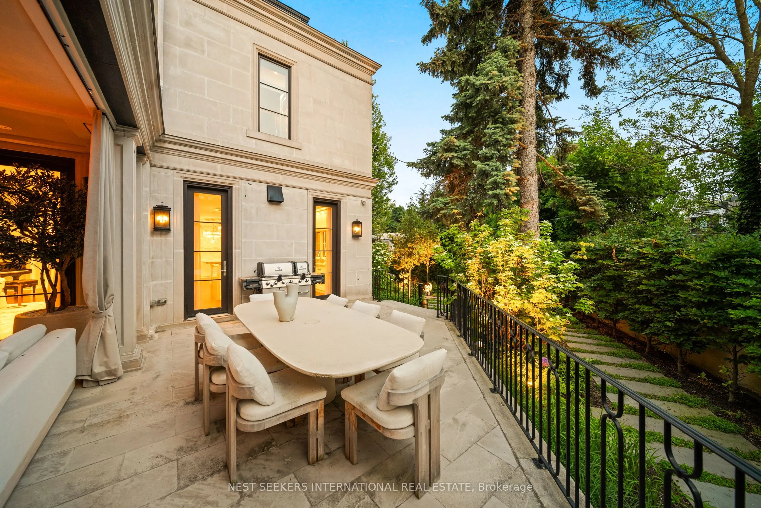 100 Ardwold Gate