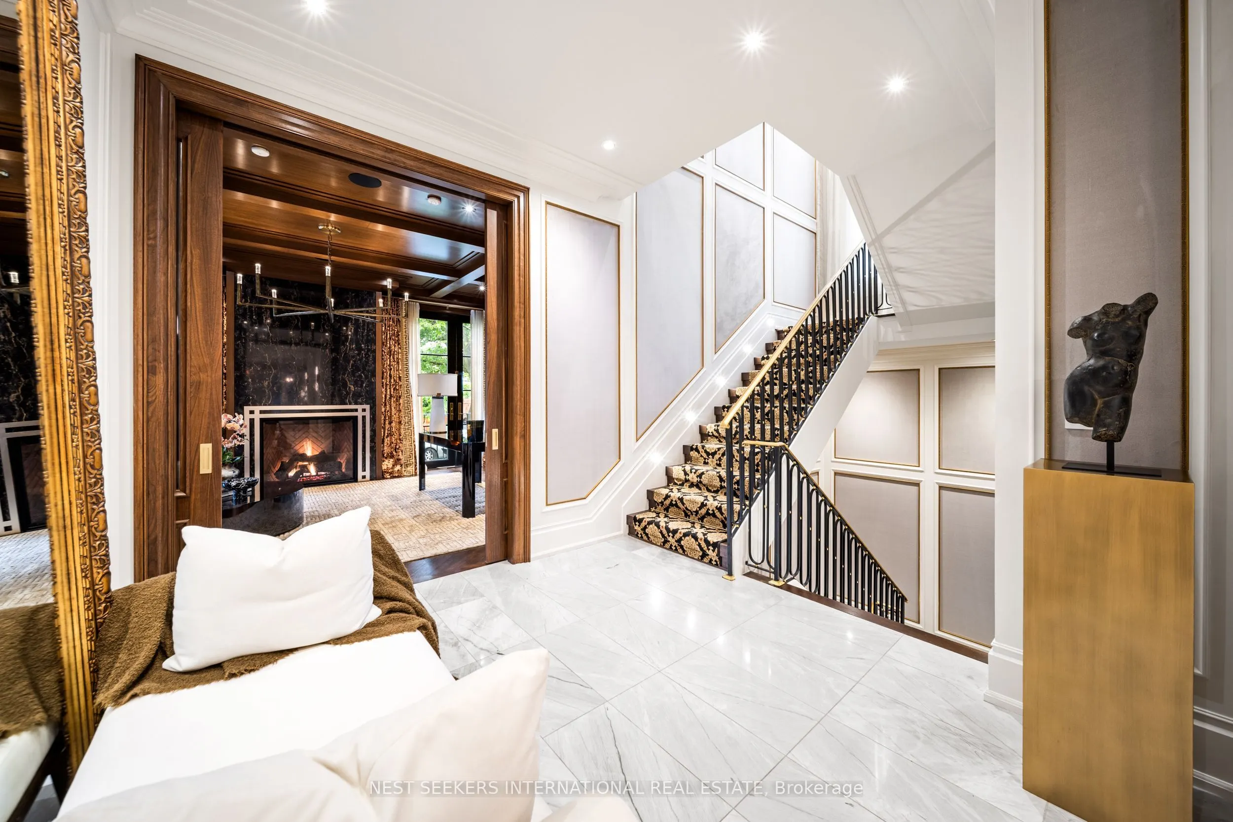 100 Ardwold Gate