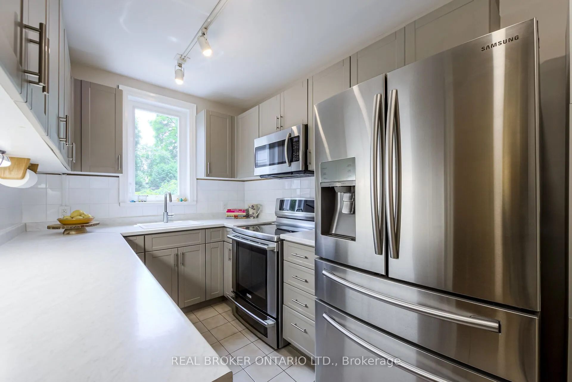 413 Roselawn Avenue
