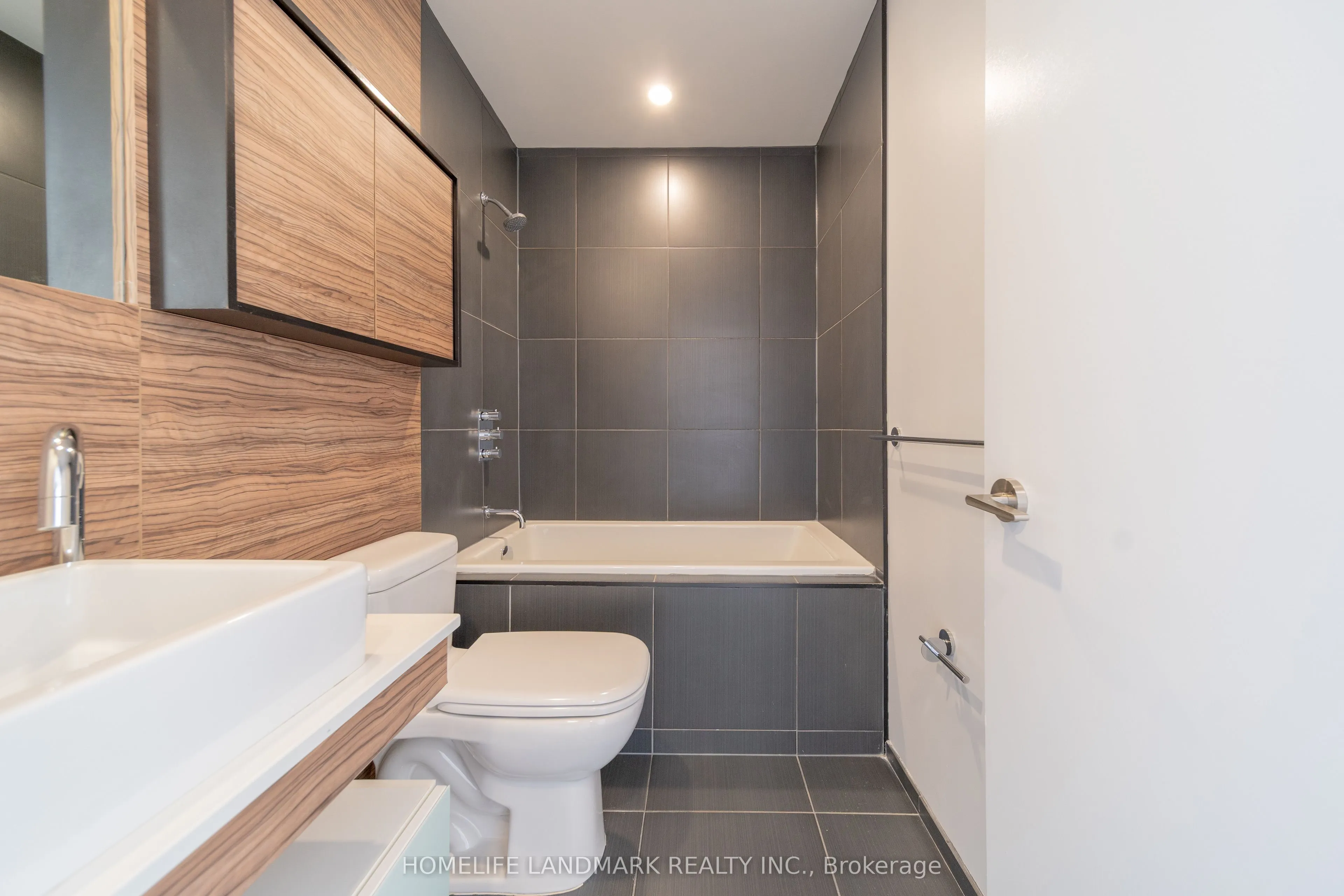 75 St Nicholas Street, #302
