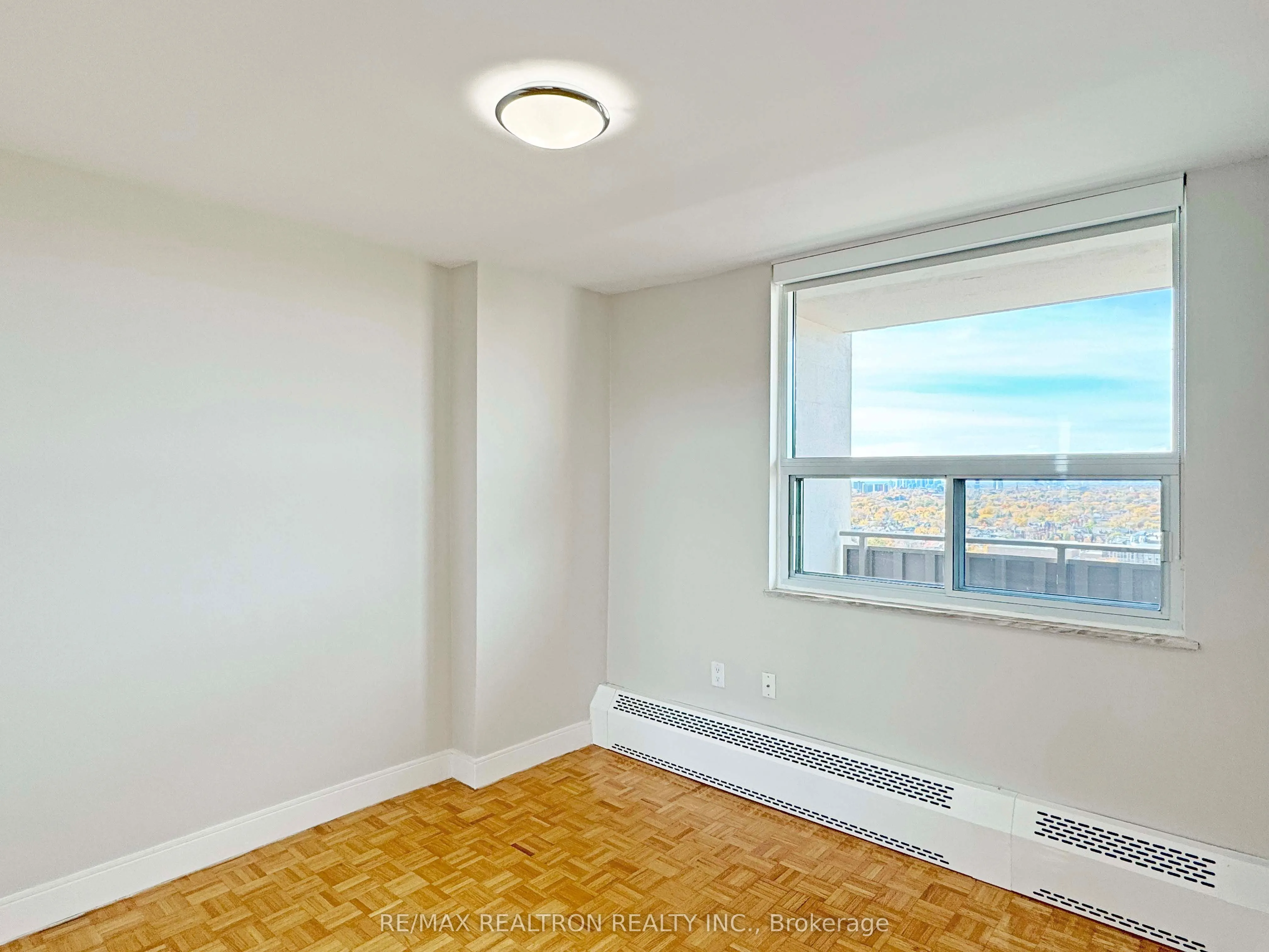 666 Spadina Avenue, #2001