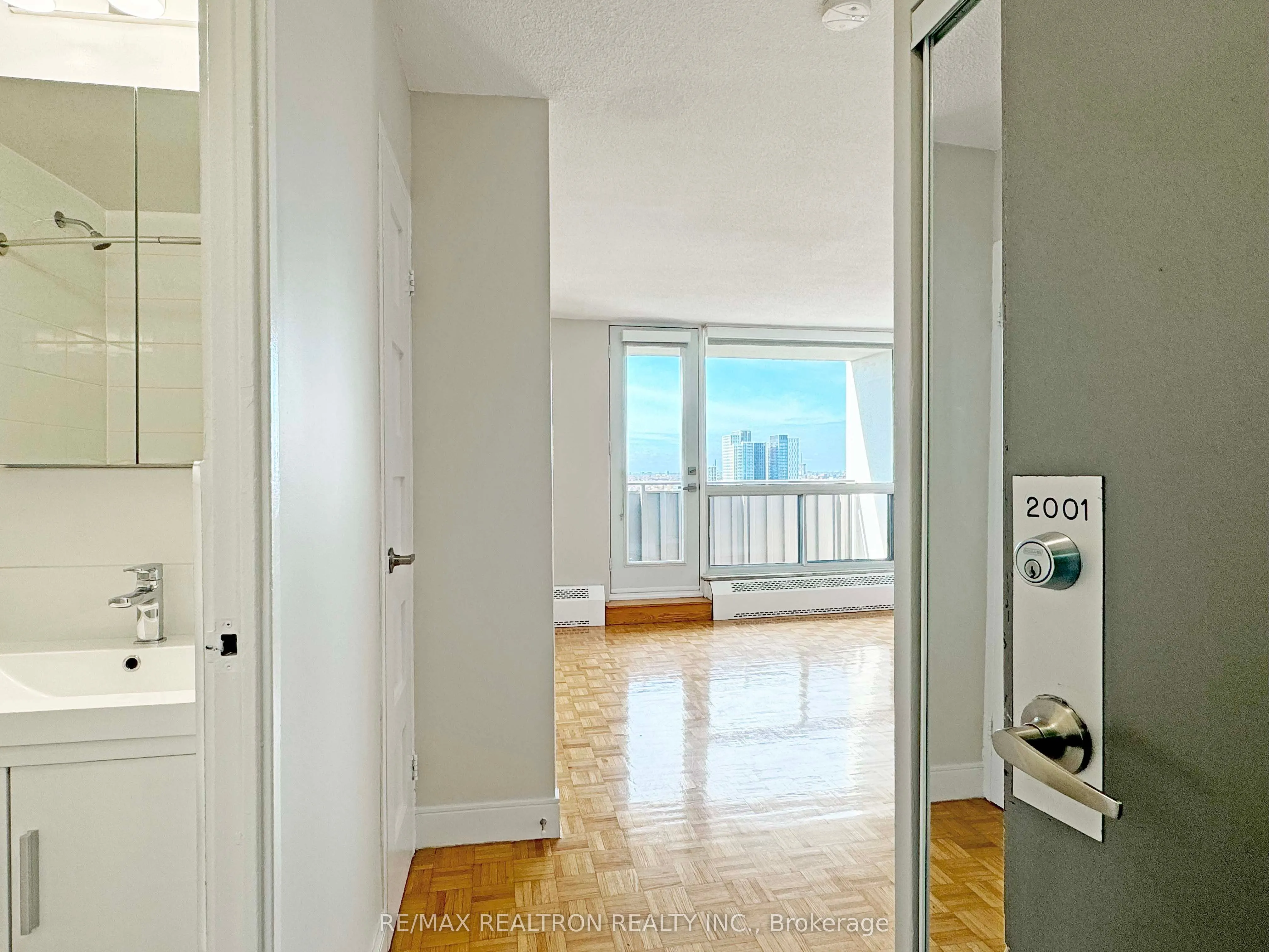 666 Spadina Avenue, #2001