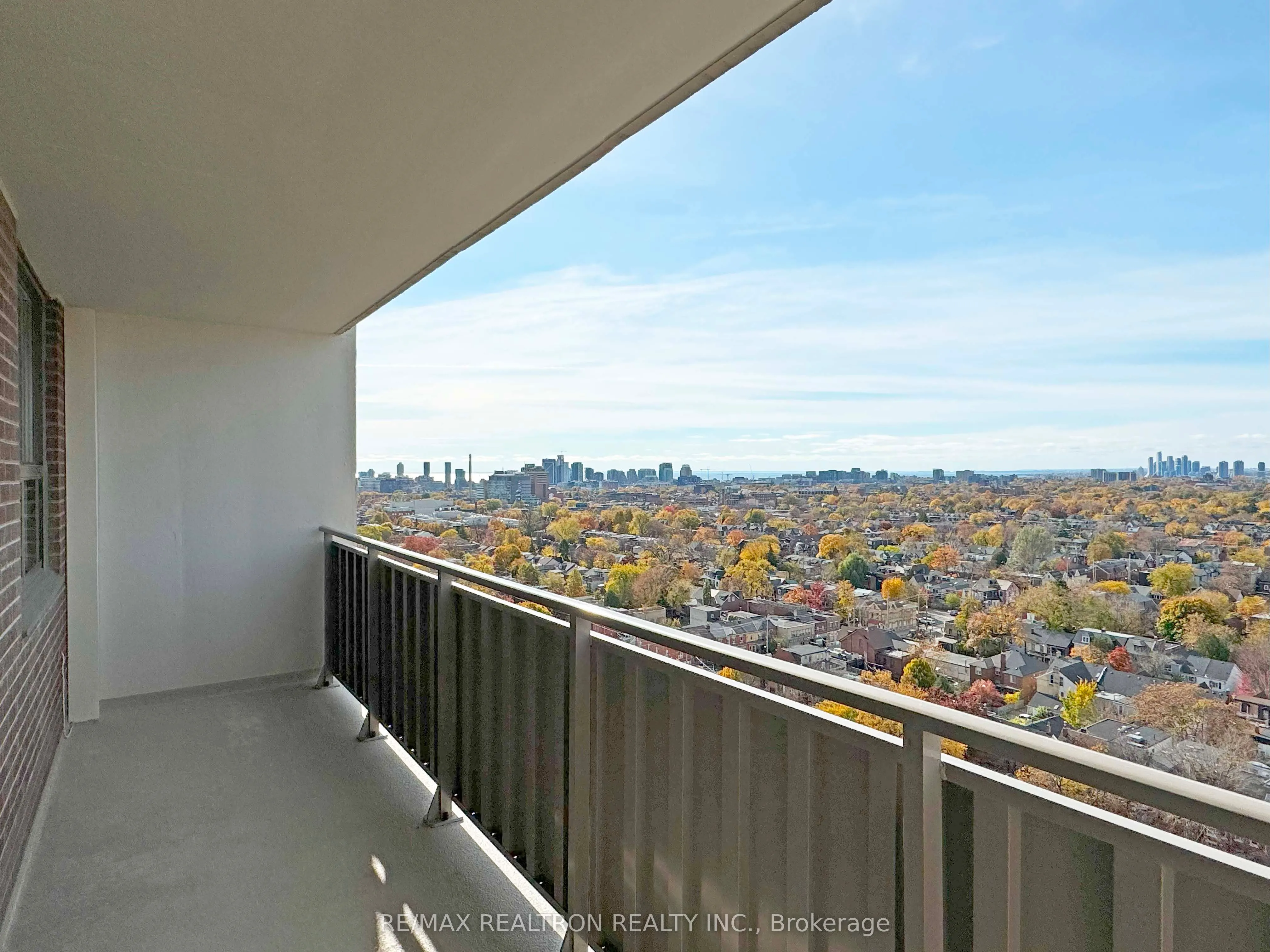 666 Spadina Avenue, #2001
