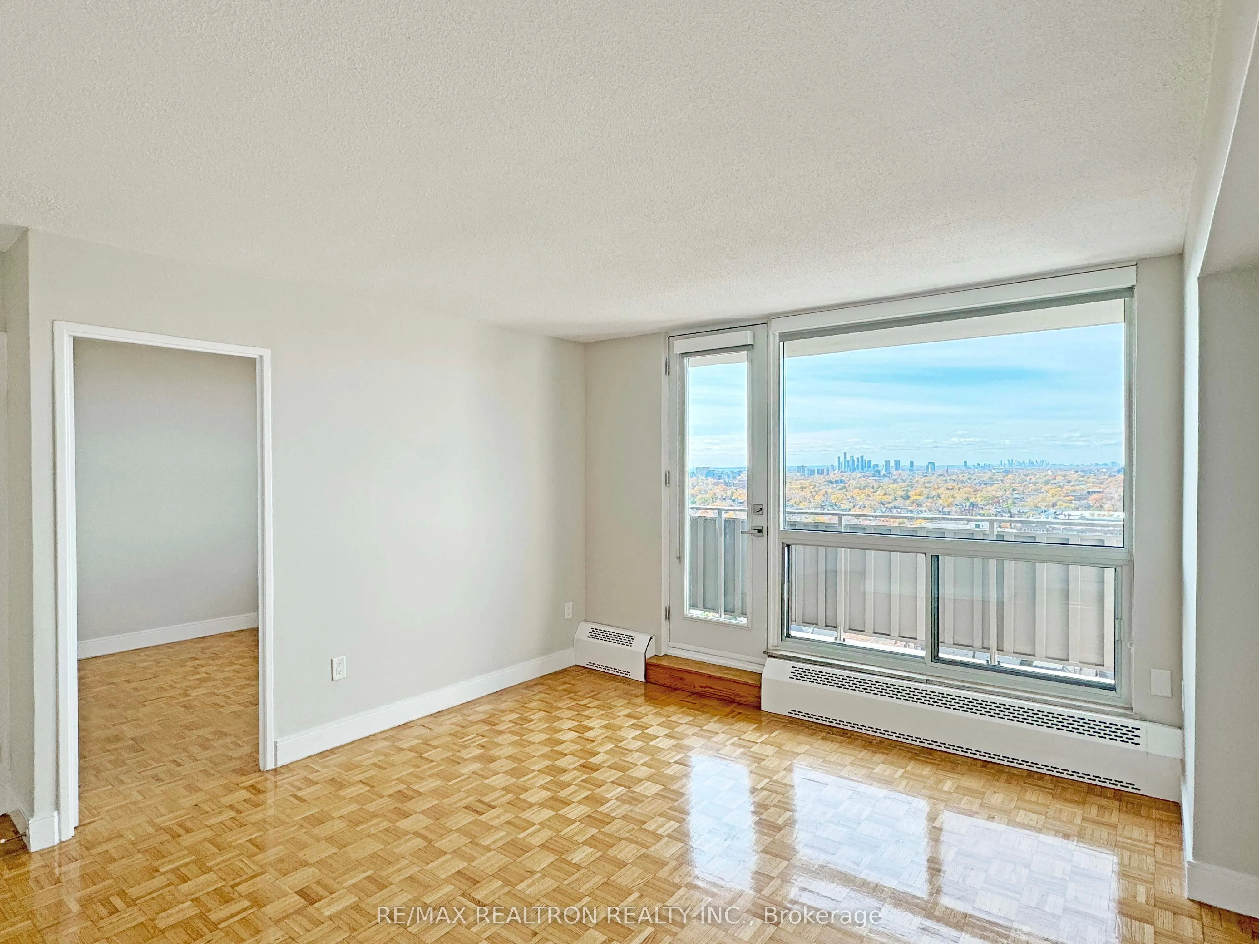 666 Spadina Avenue, #2001