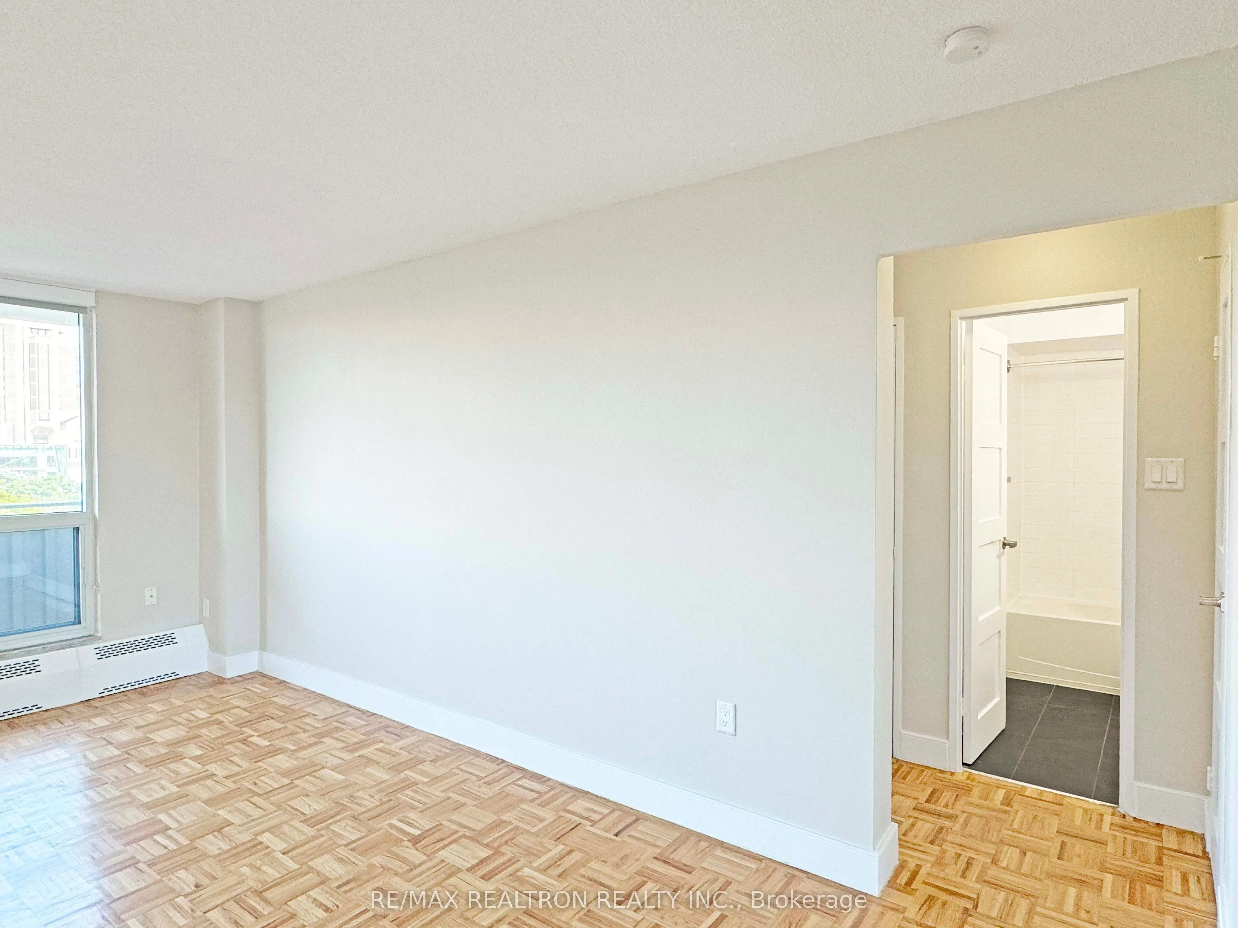 666 Spadina Avenue, #808
