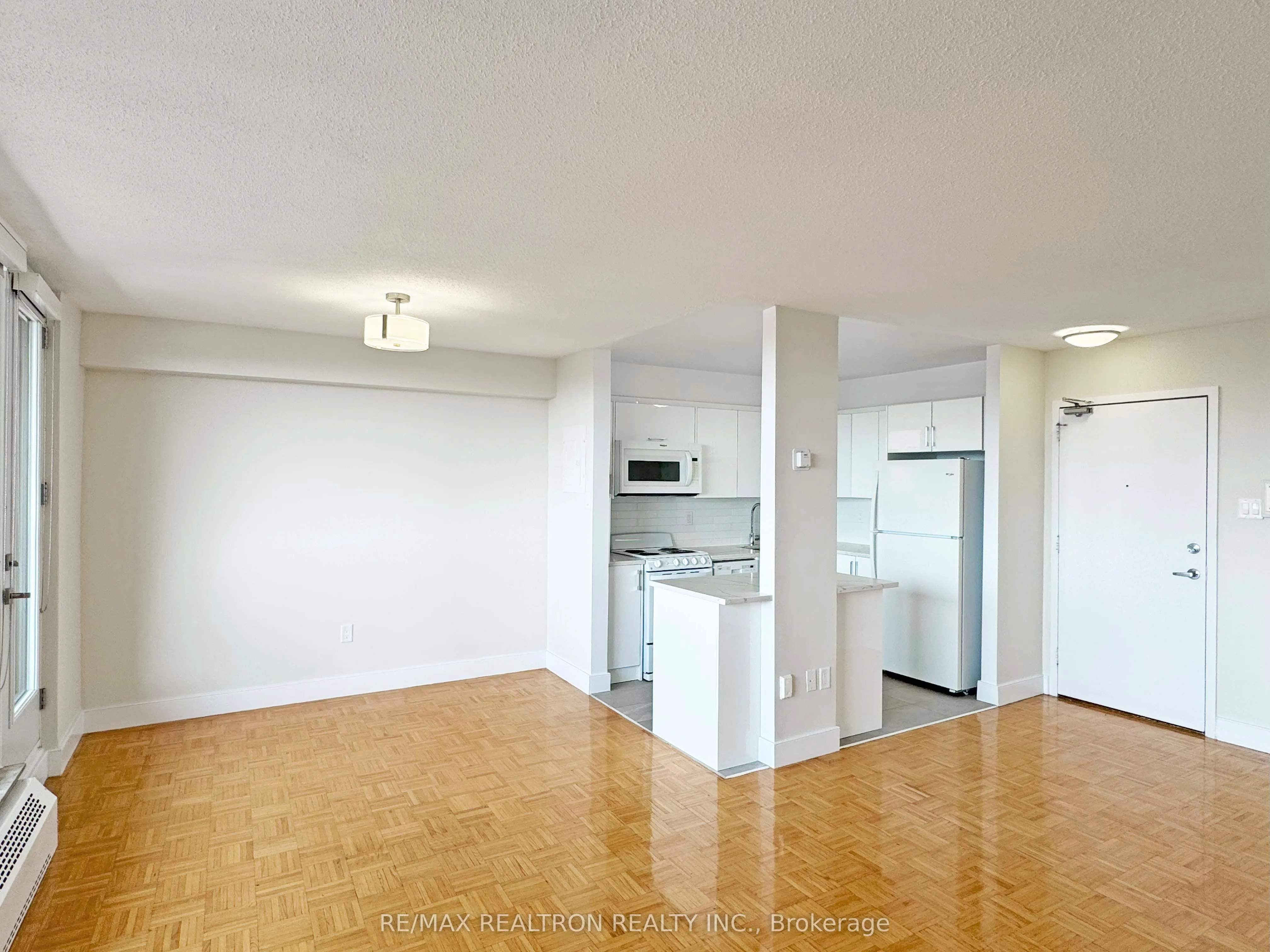 666 Spadina Avenue, #811