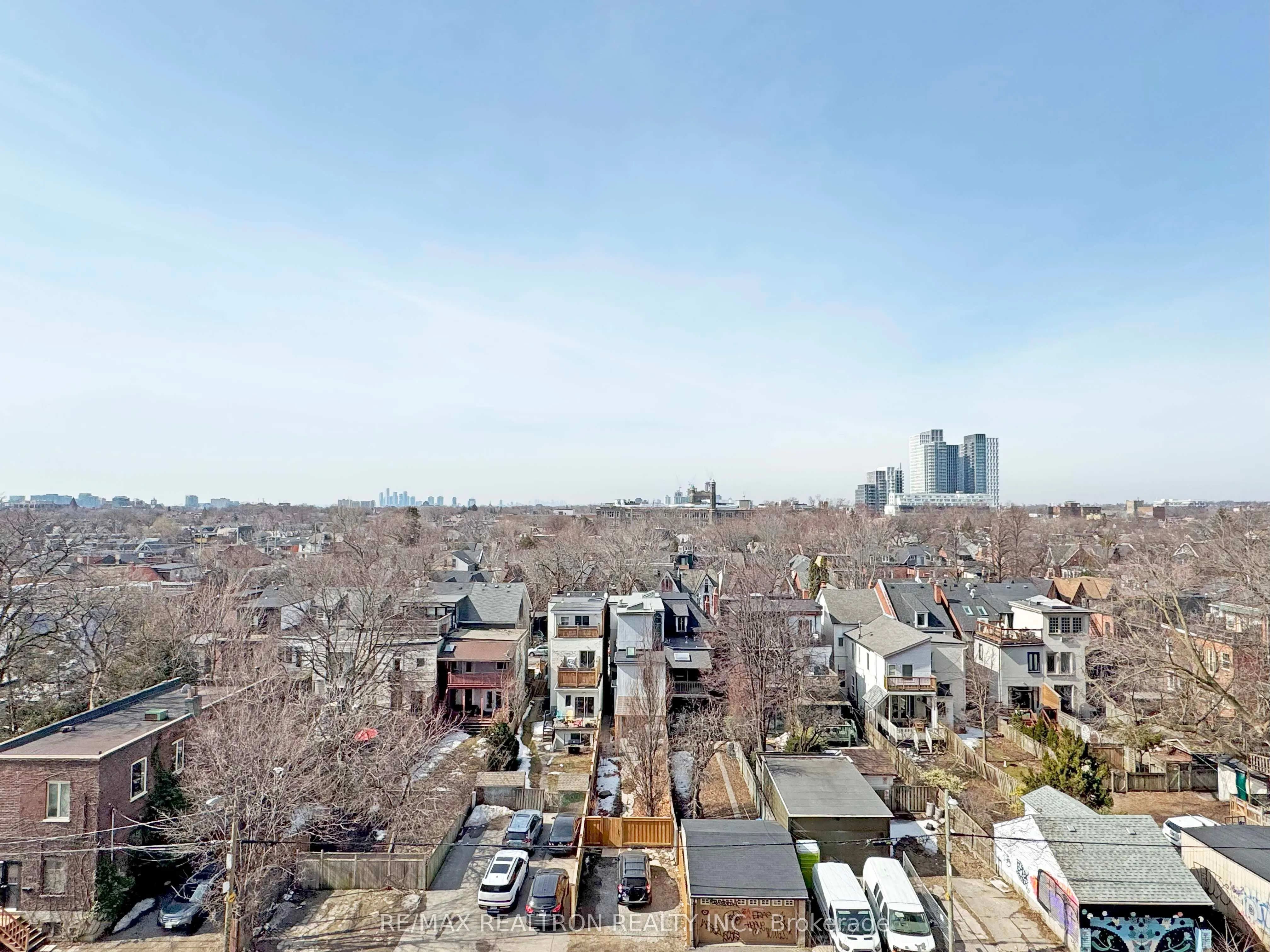 666 Spadina Avenue, #811
