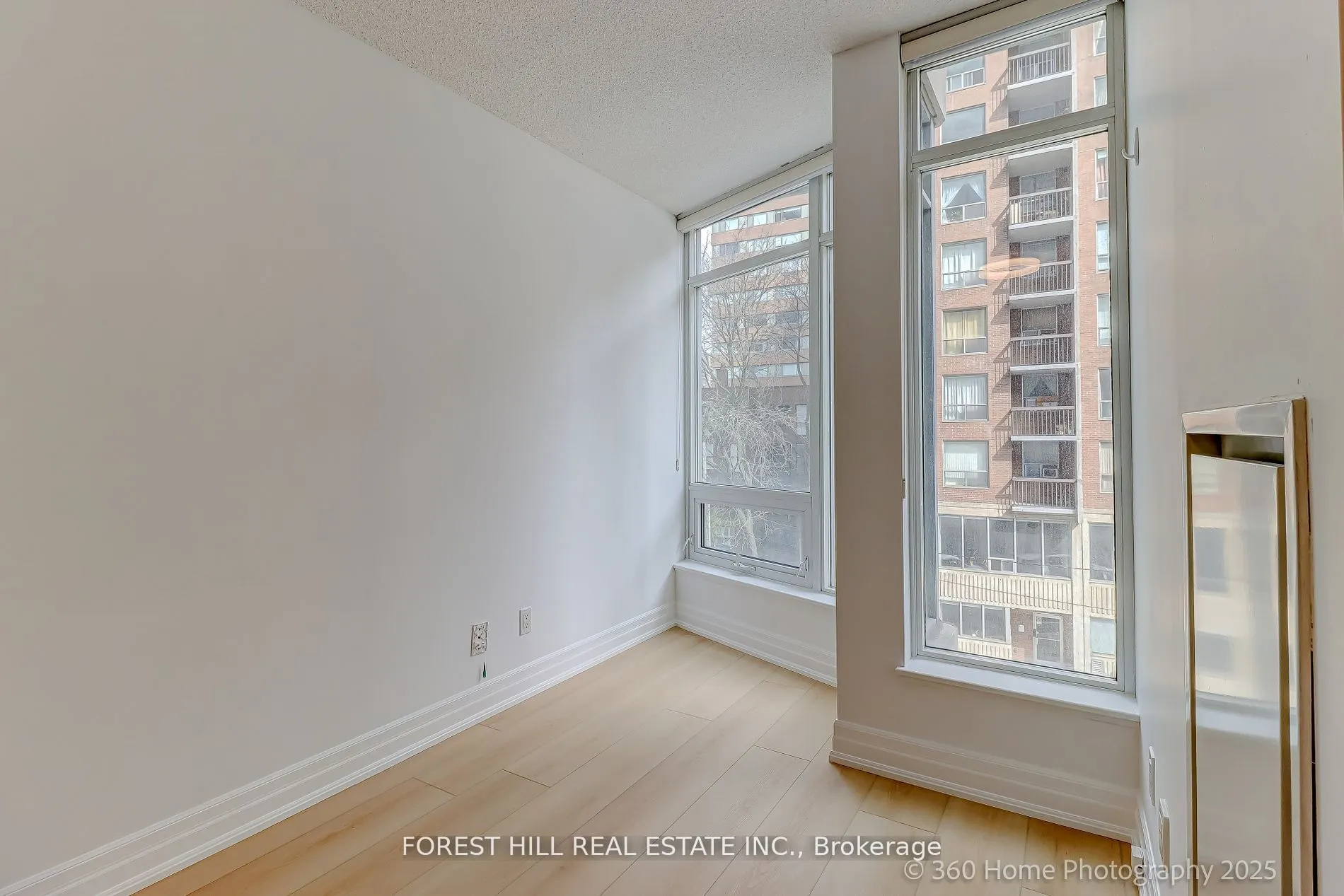 8 Scollard Street, #302