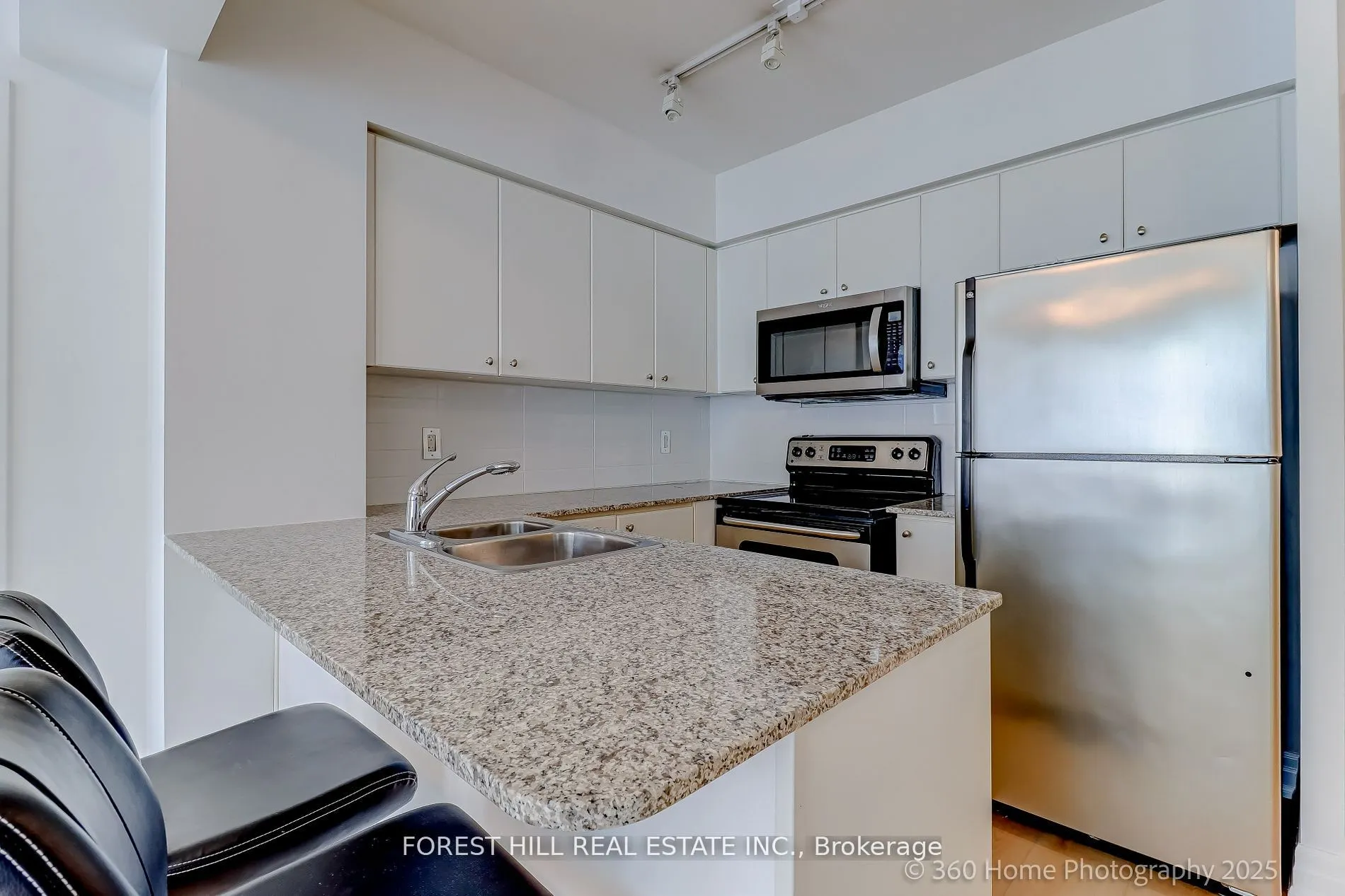 8 Scollard Street, #302