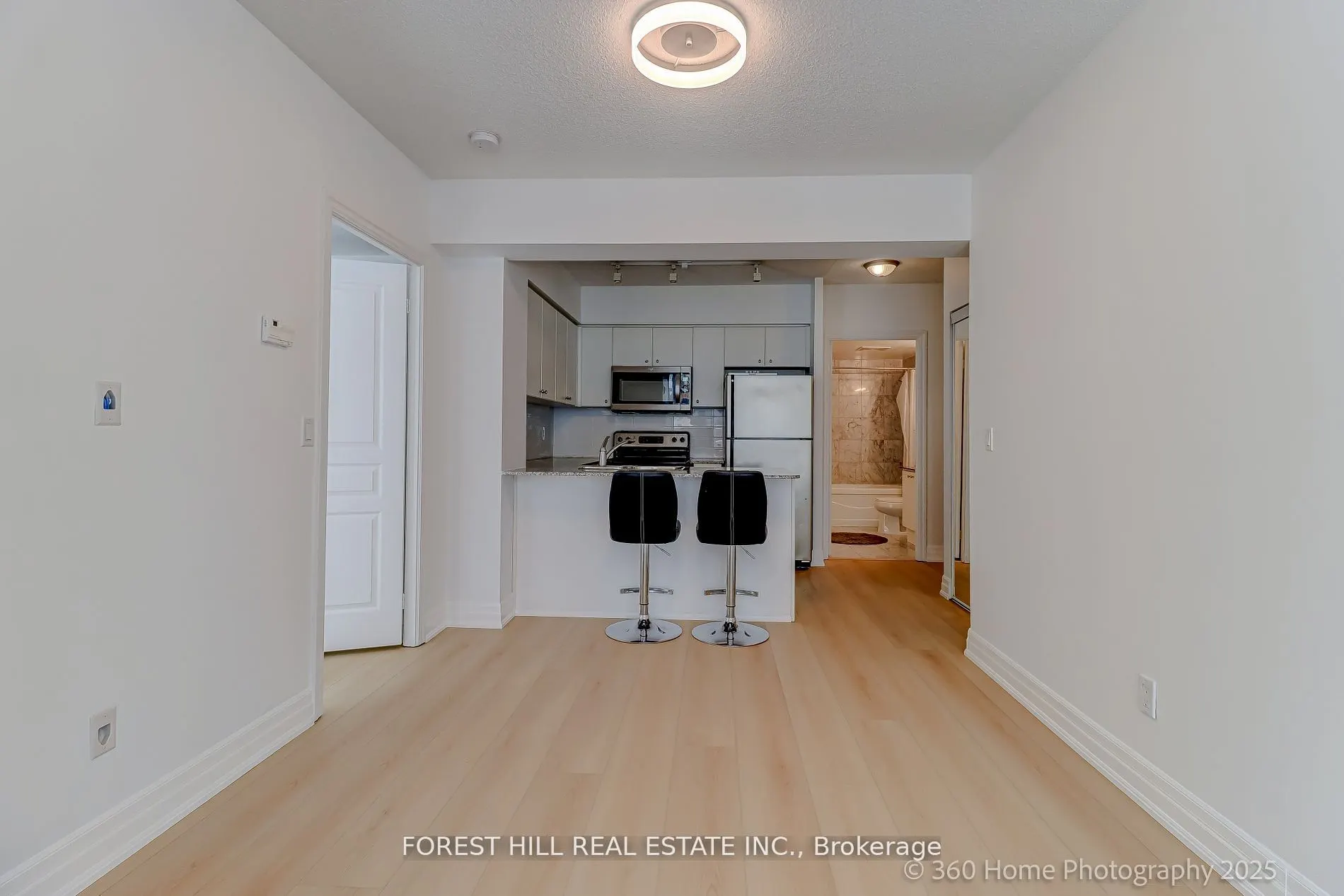 8 Scollard Street, #302
