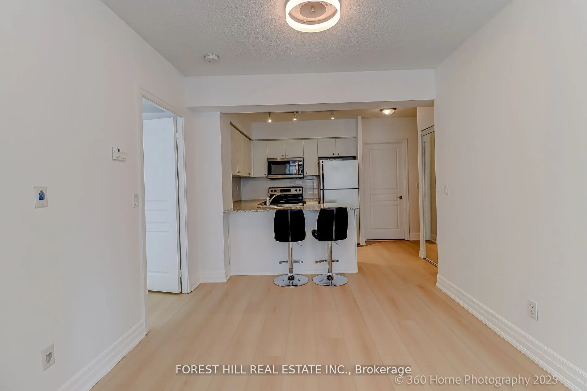8 Scollard Street, #302