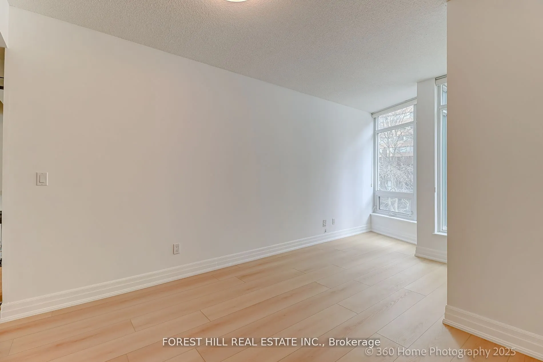 8 Scollard Street, #302