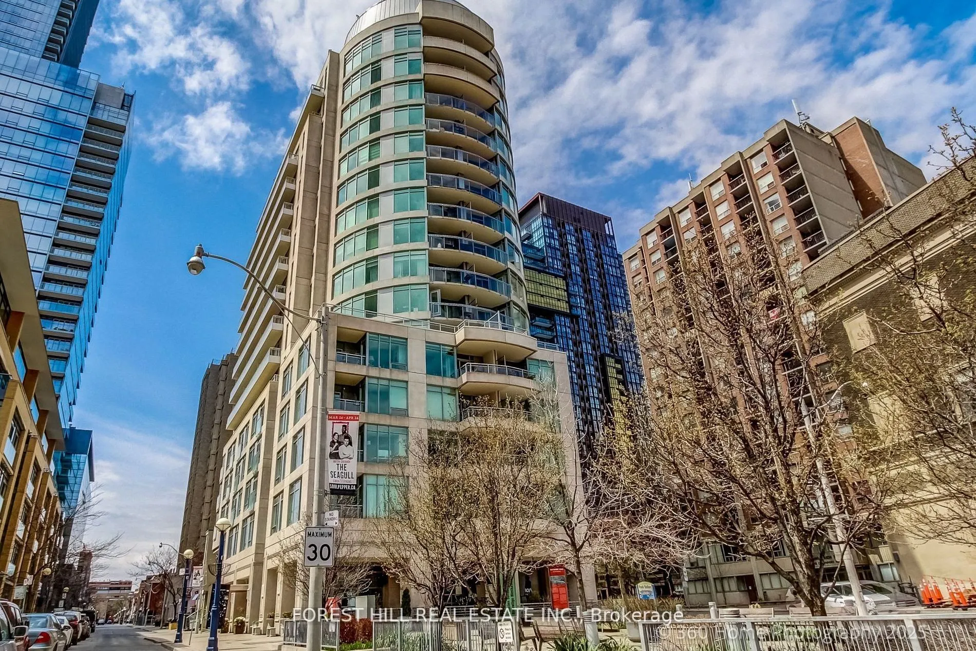 8 Scollard Street, #302